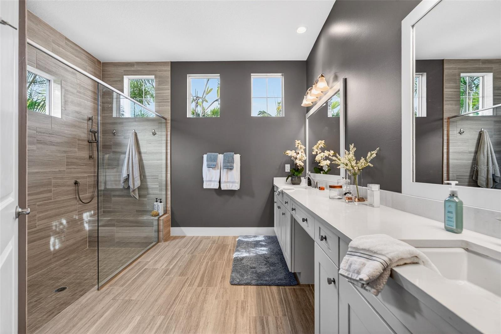 Image 31 of 97 For 8280 Redonda Loop