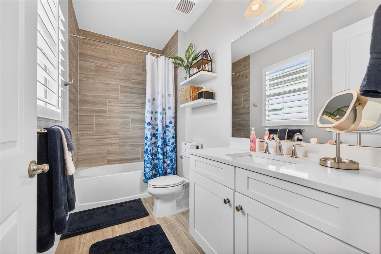 Image 43 of 97 For 8280 Redonda Loop