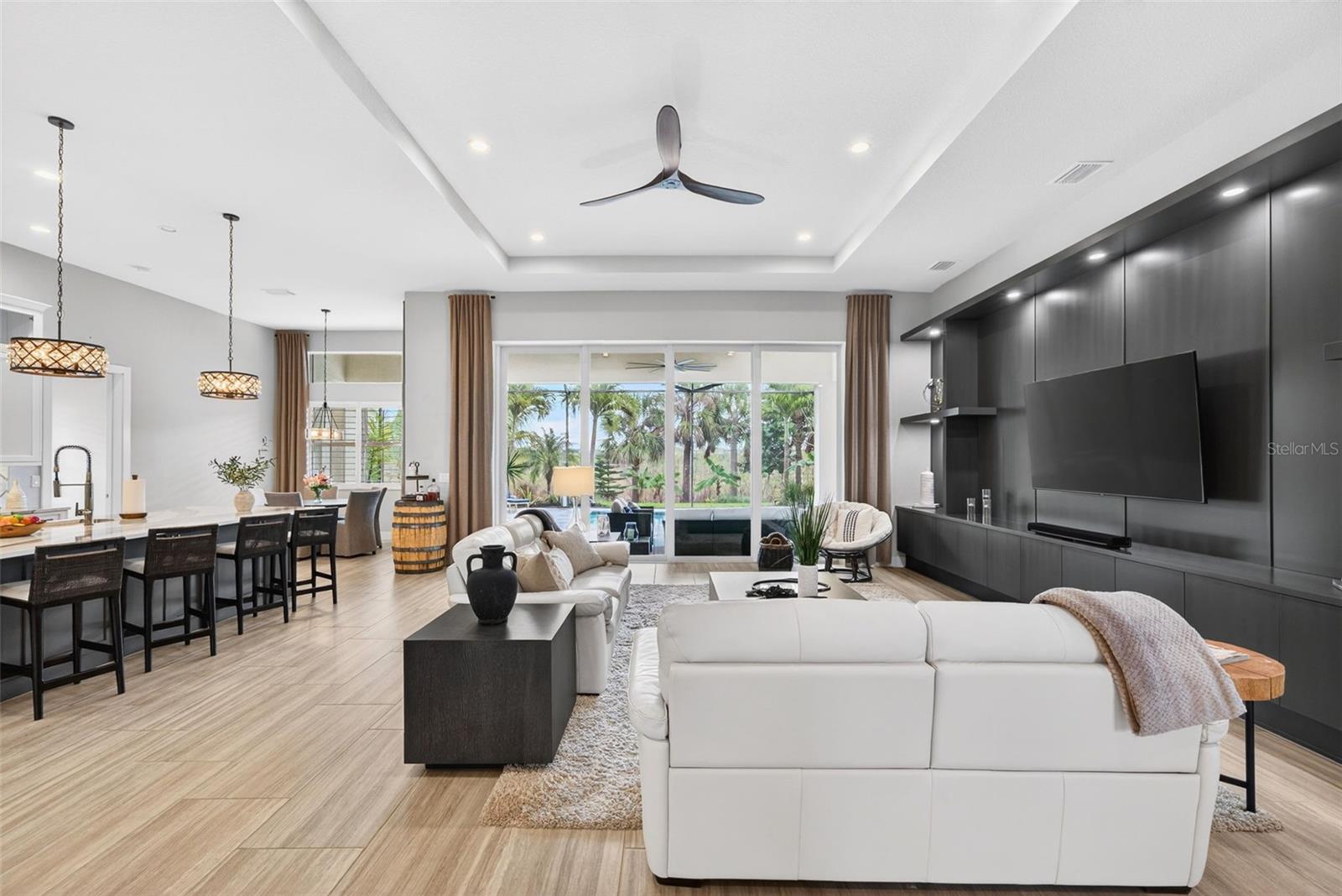 Image 9 of 97 For 8280 Redonda Loop