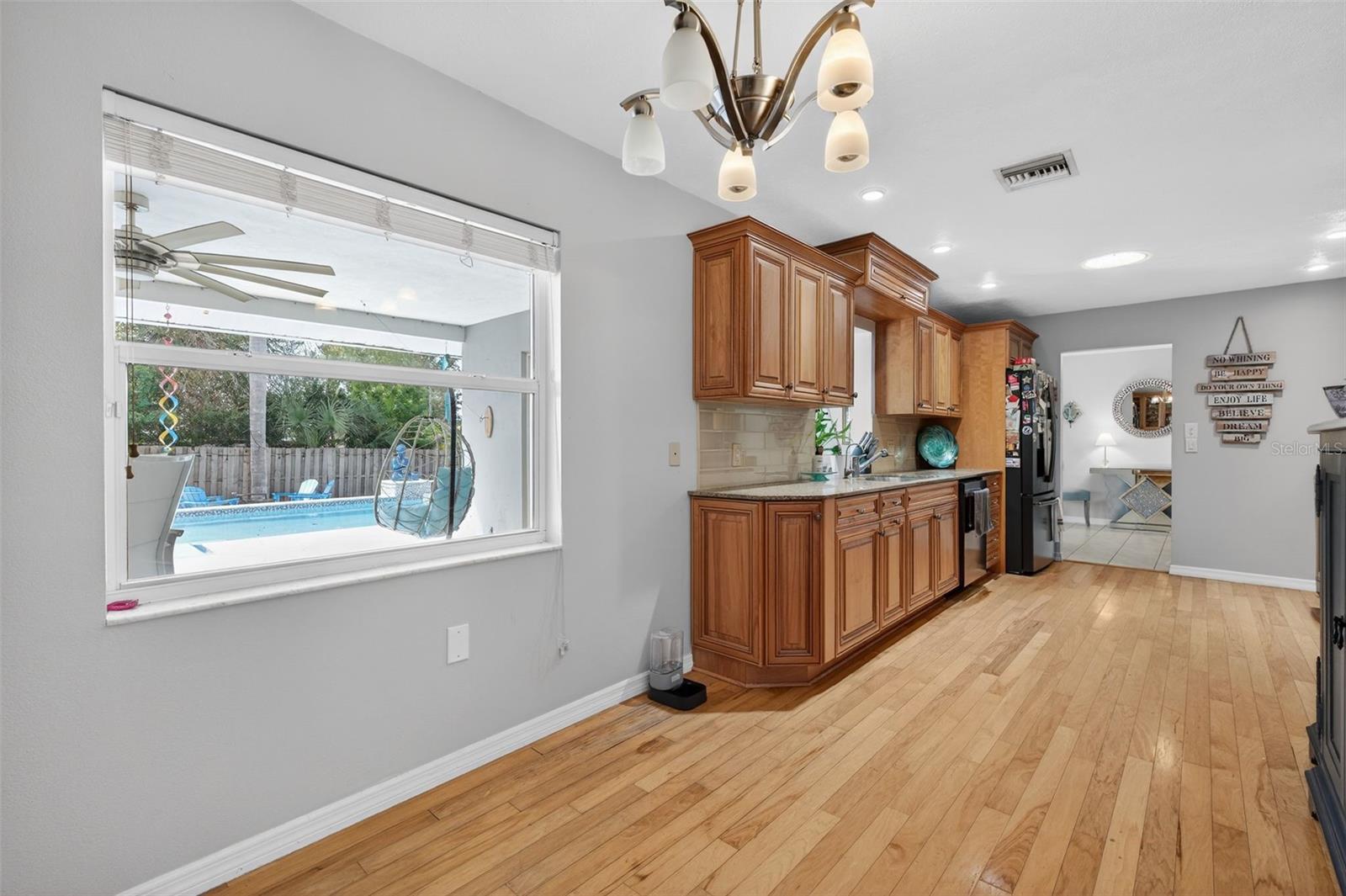 Image 17 of 43 For 5676 Beneva Woods Circle