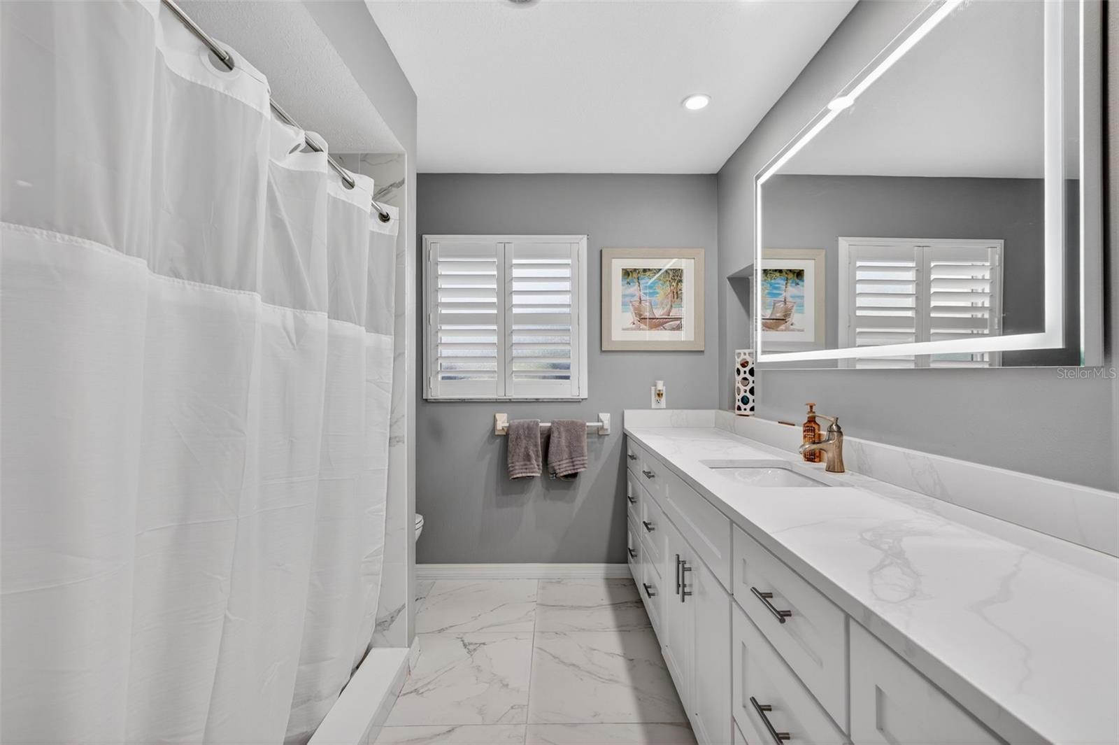 Image 22 of 43 For 5676 Beneva Woods Circle