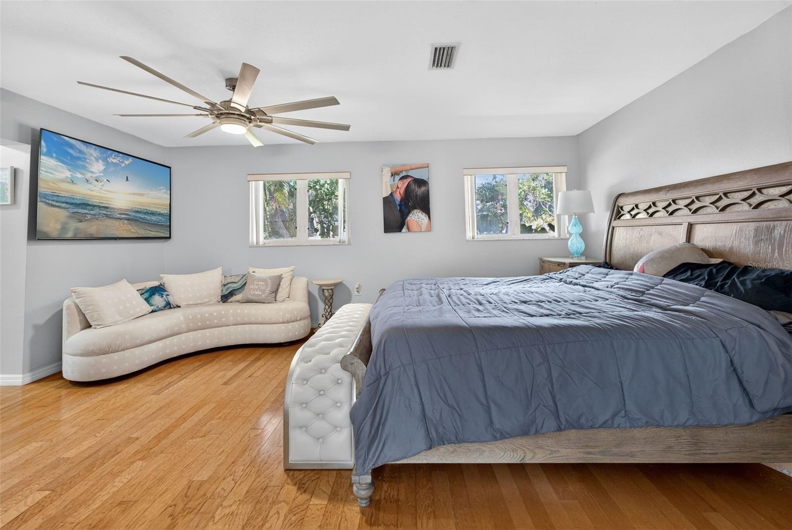 Image 24 of 43 For 5676 Beneva Woods Circle