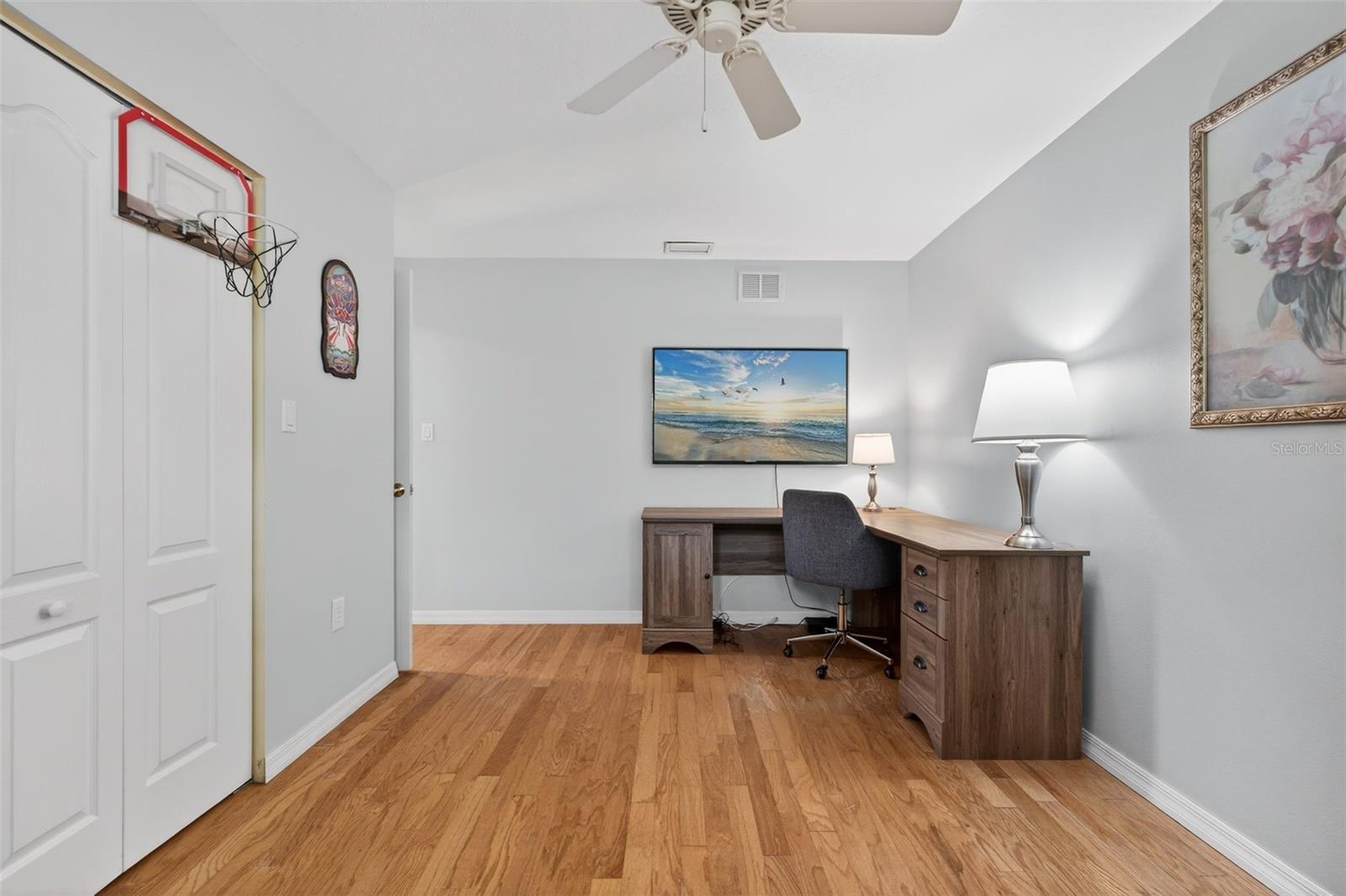 Image 30 of 43 For 5676 Beneva Woods Circle