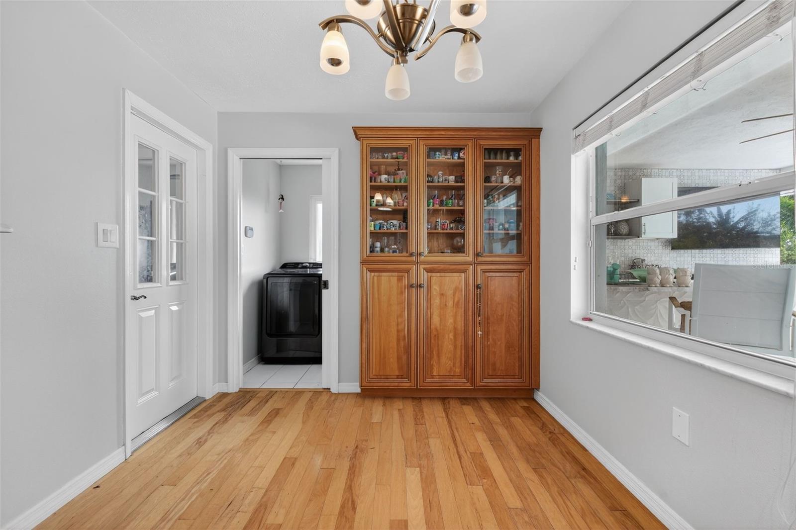 Image 32 of 43 For 5676 Beneva Woods Circle