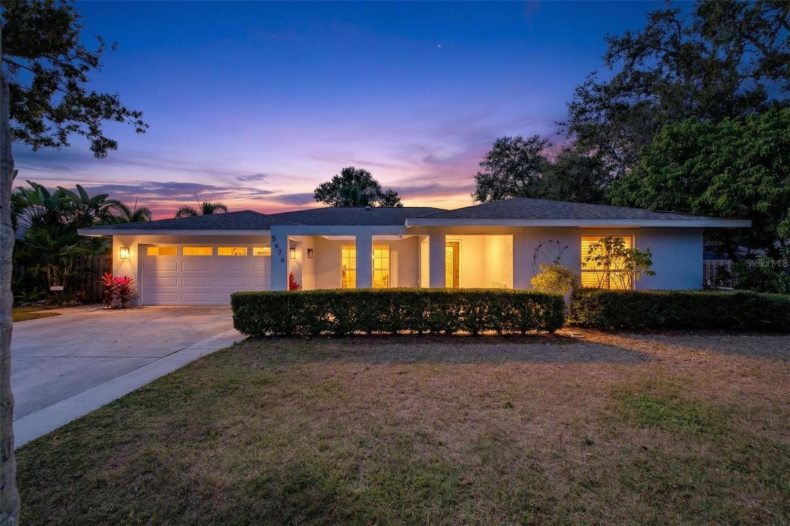 Image 41 of 43 For 5676 Beneva Woods Circle