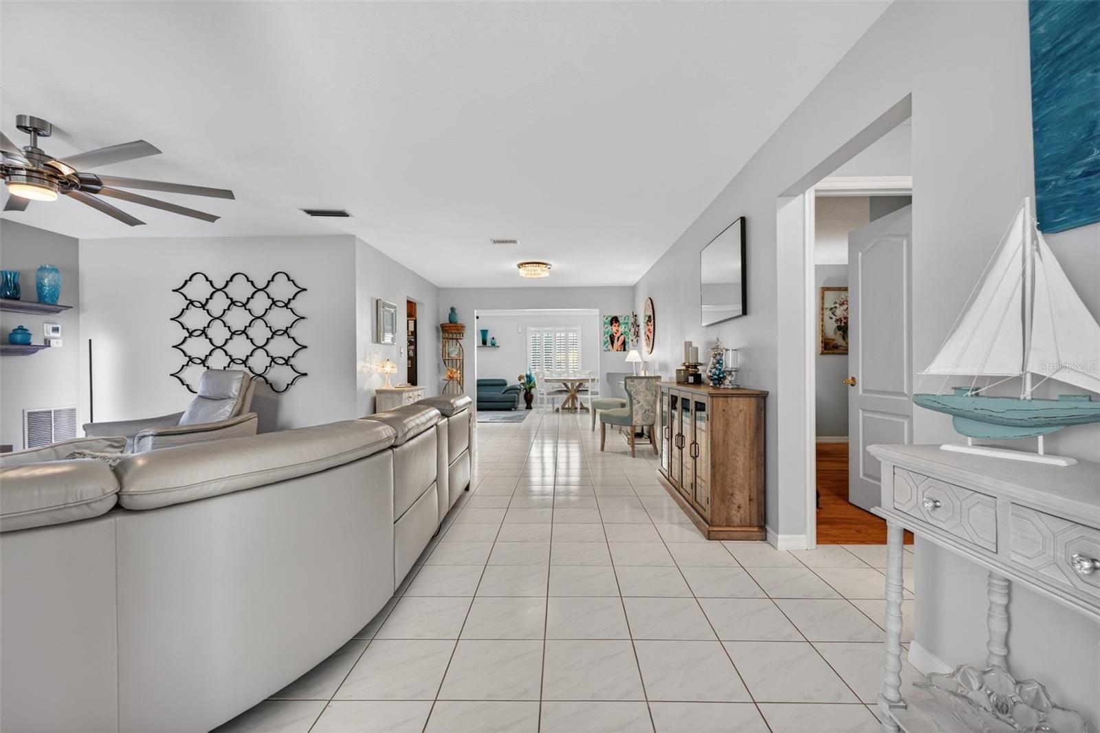 Image 8 of 43 For 5676 Beneva Woods Circle