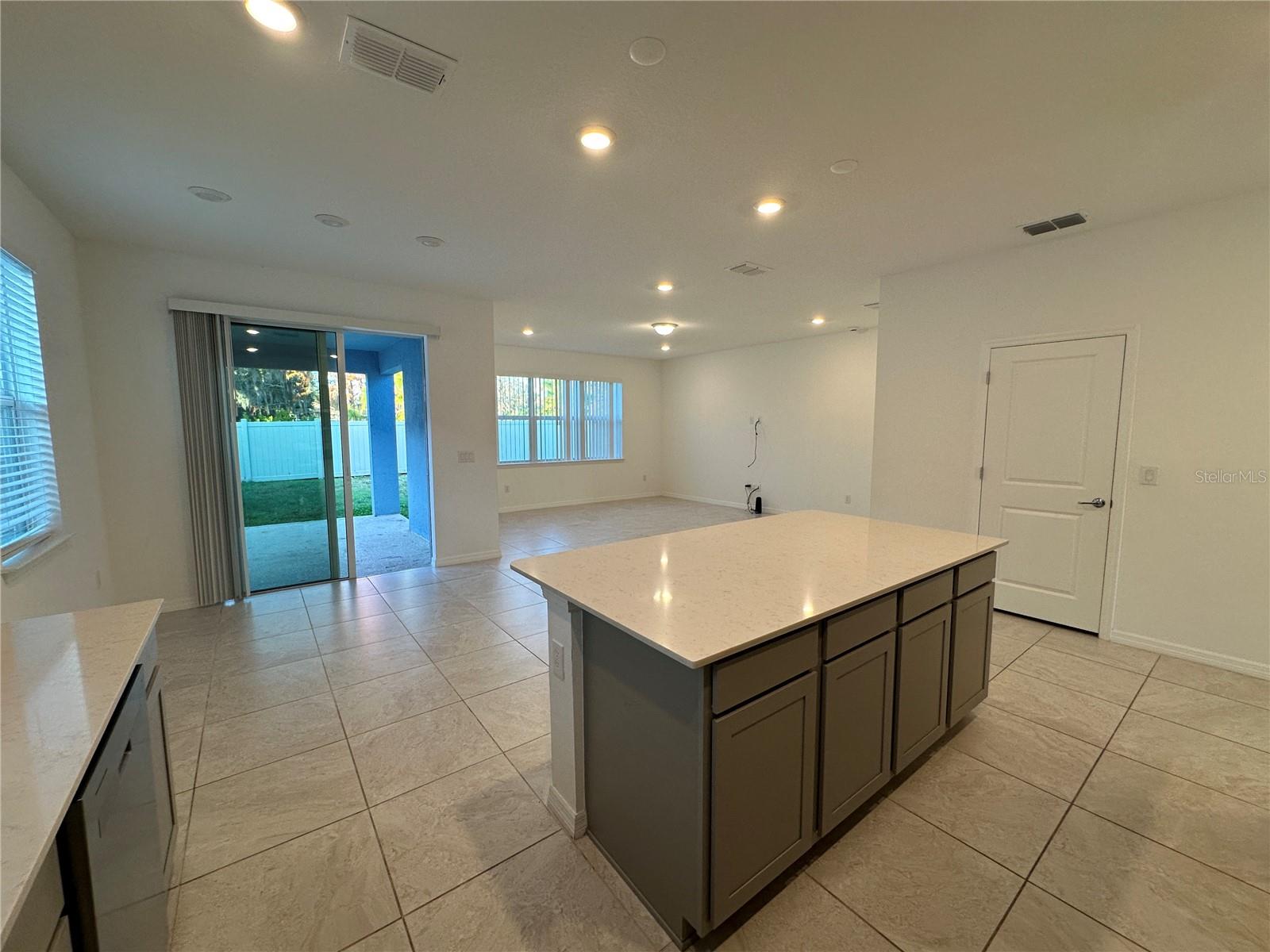 Image 12 of 24 For 6114 32nd Street E