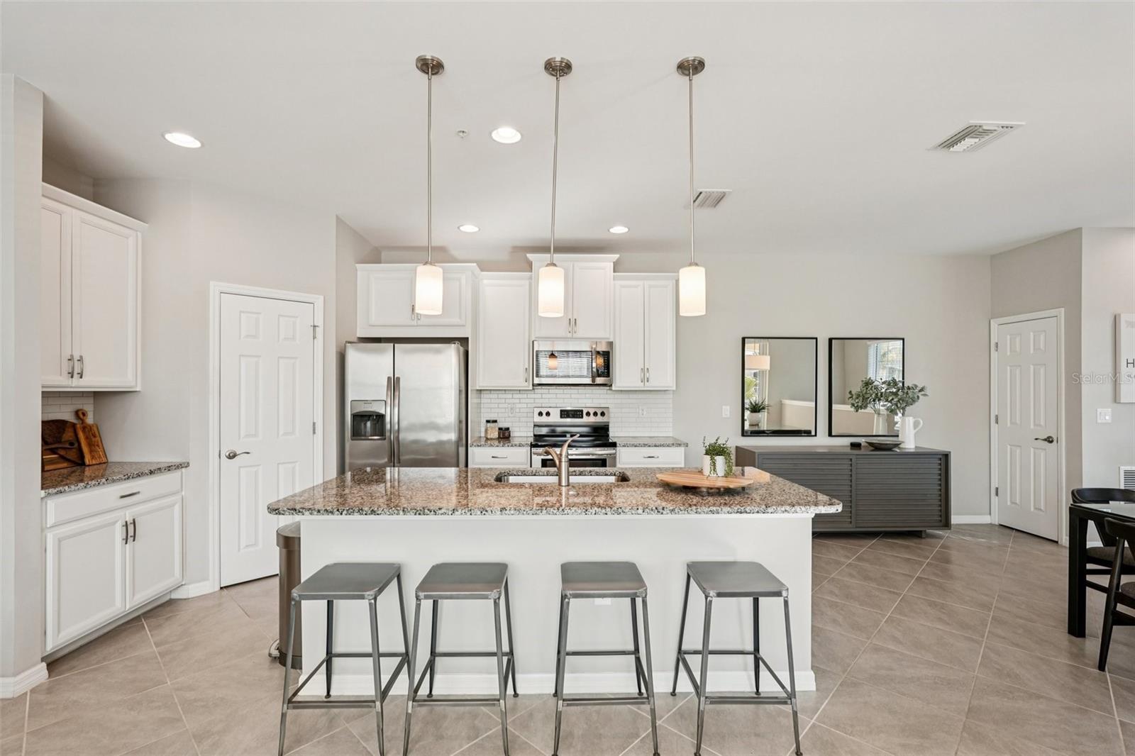 Image 11 of 45 For 100 Navigation Circle Na