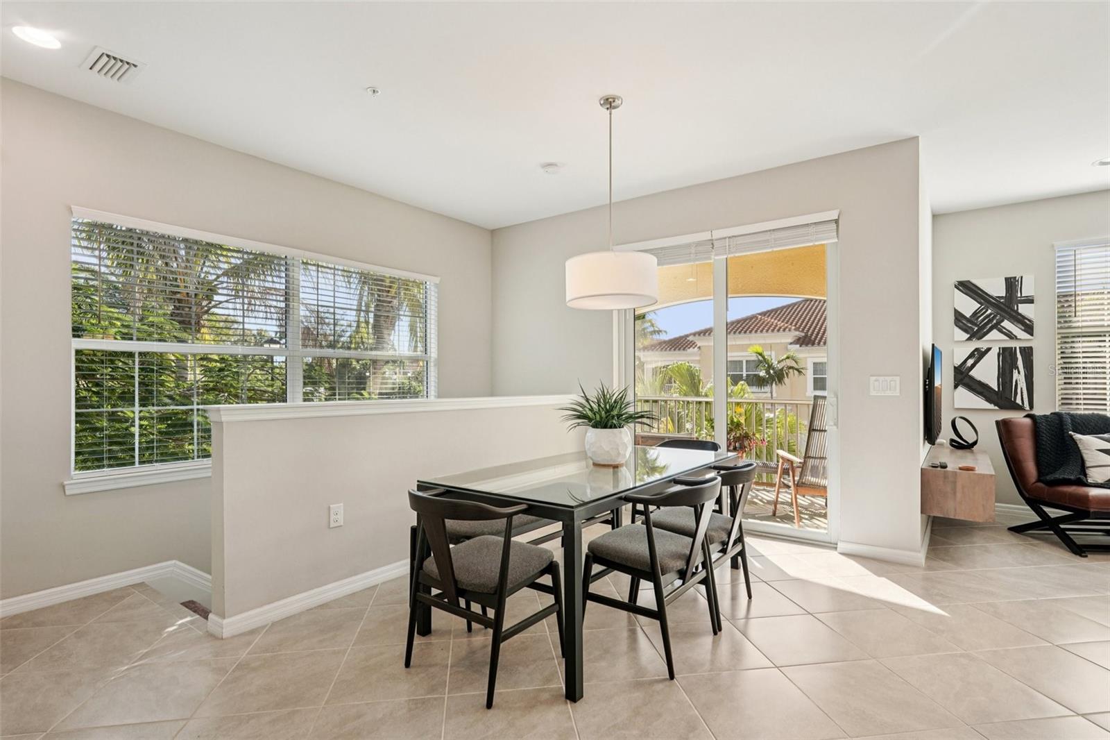 Image 13 of 45 For 100 Navigation Circle Na