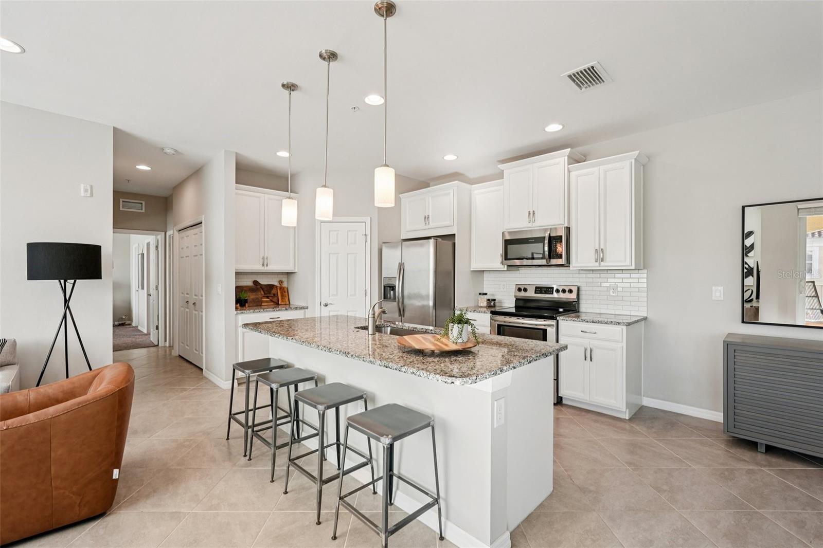 Image 14 of 45 For 100 Navigation Circle Na