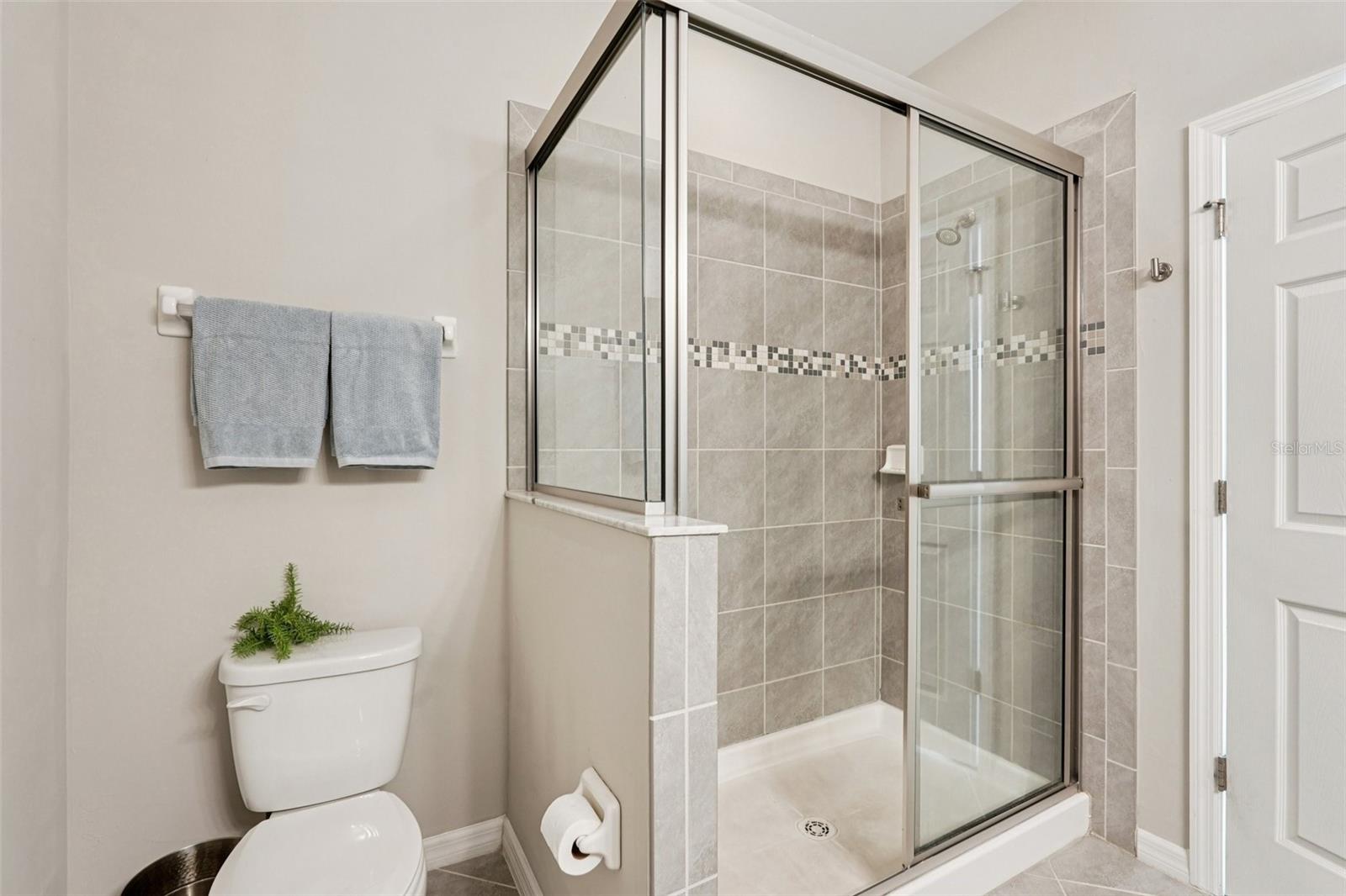 Image 21 of 45 For 100 Navigation Circle Na