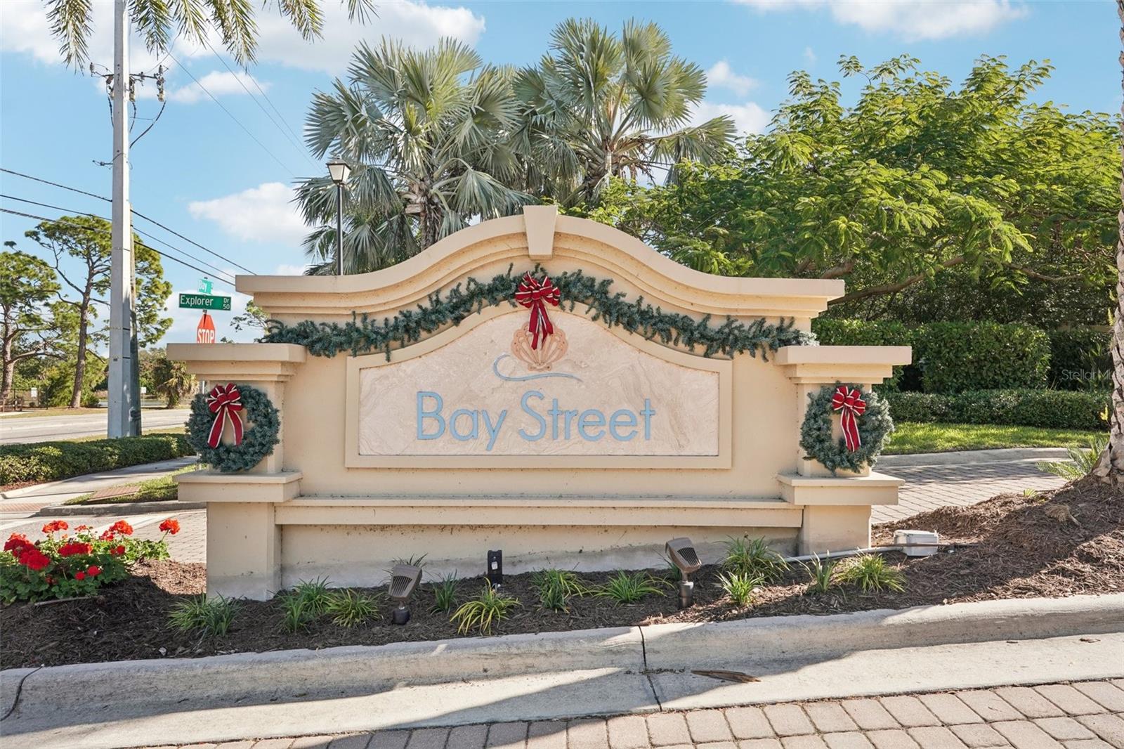 Image 3 of 45 For 100 Navigation Circle Na