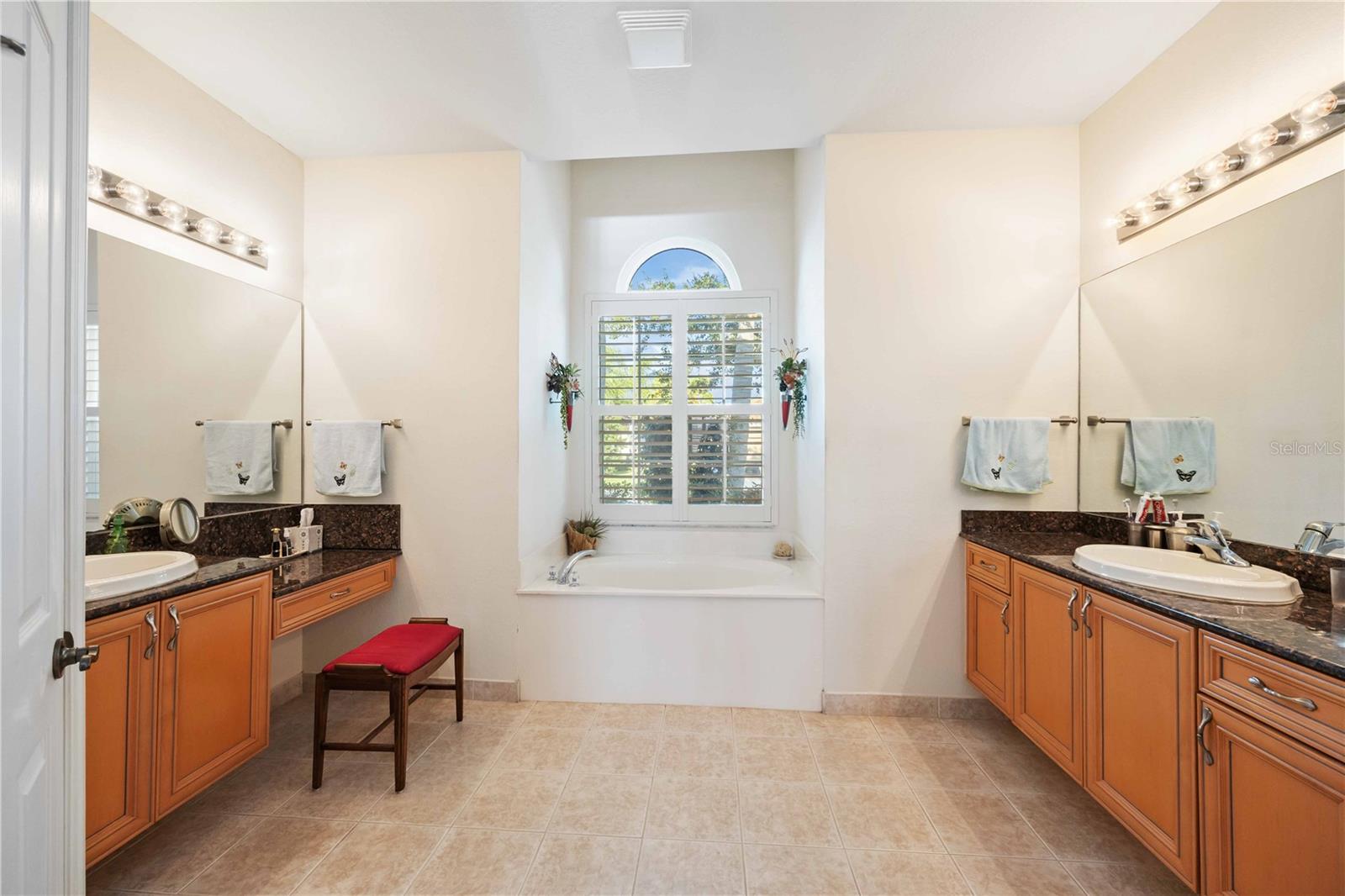 Image 13 of 27 For 6514 41st Court E