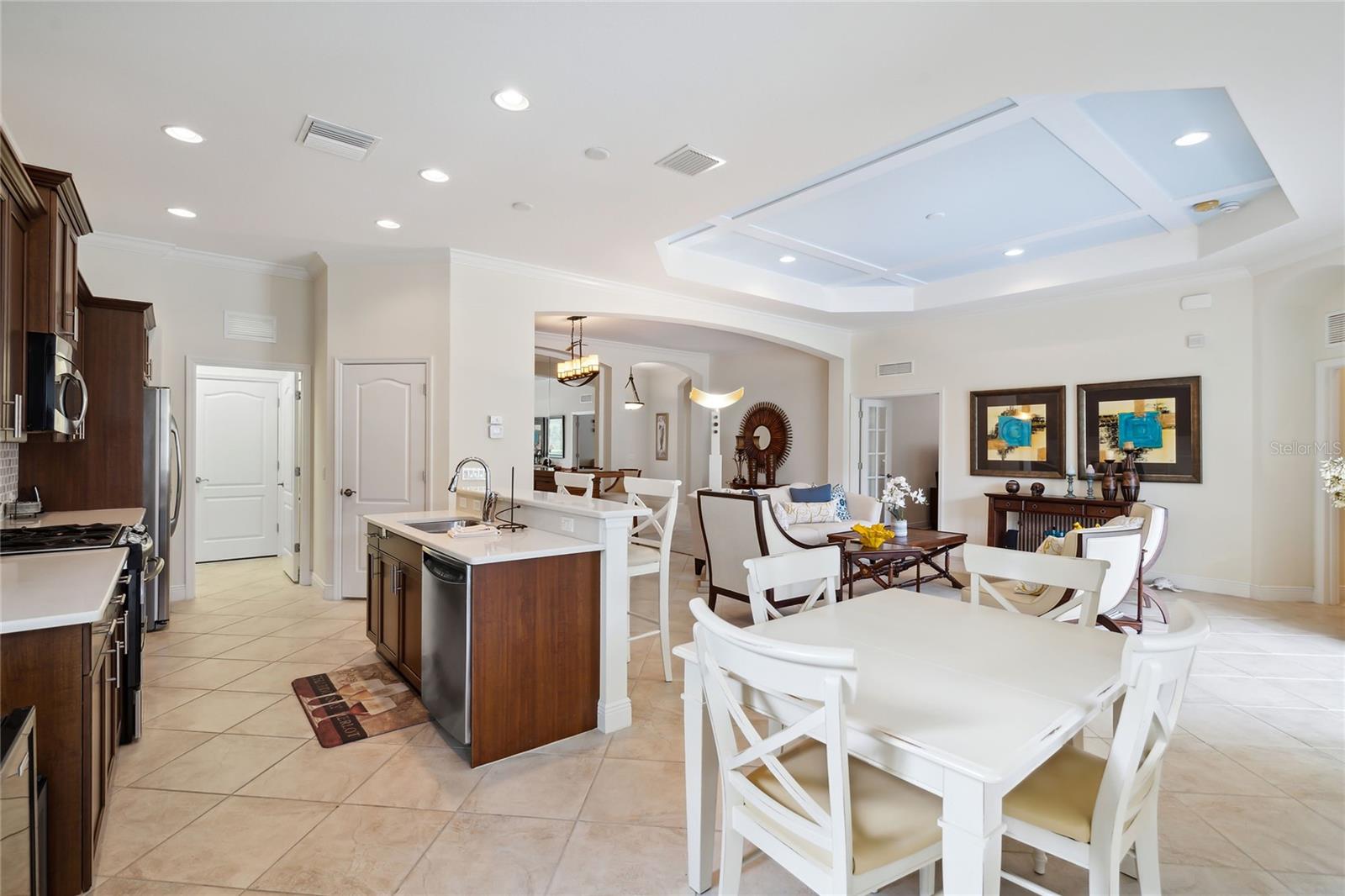 Image 11 of 38 For 8416 Abingdon Court