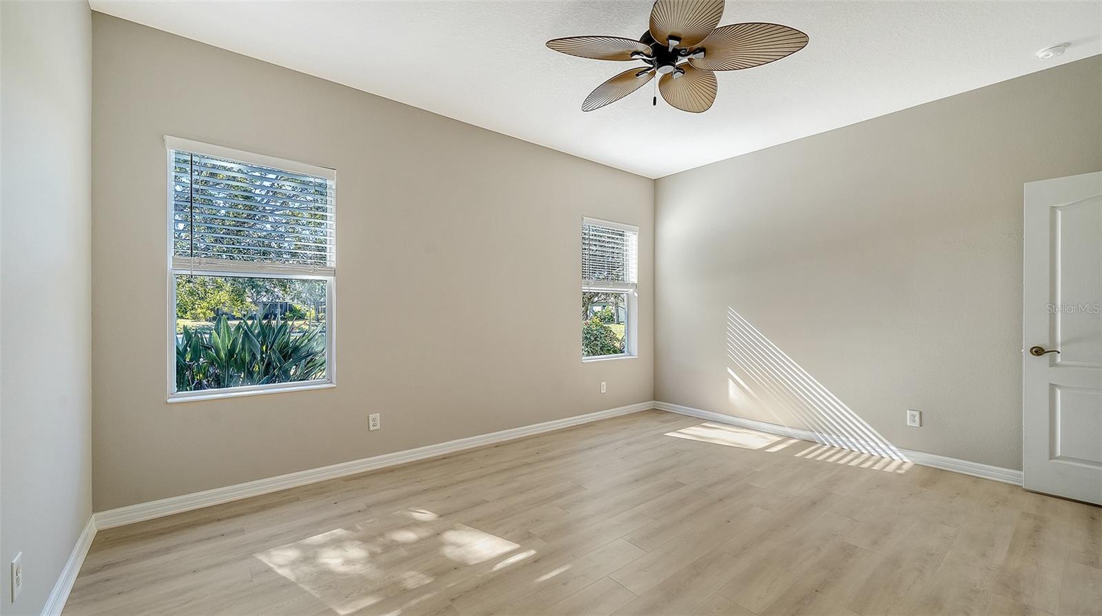 Image 16 of 41 For 4919 Newport News Circle