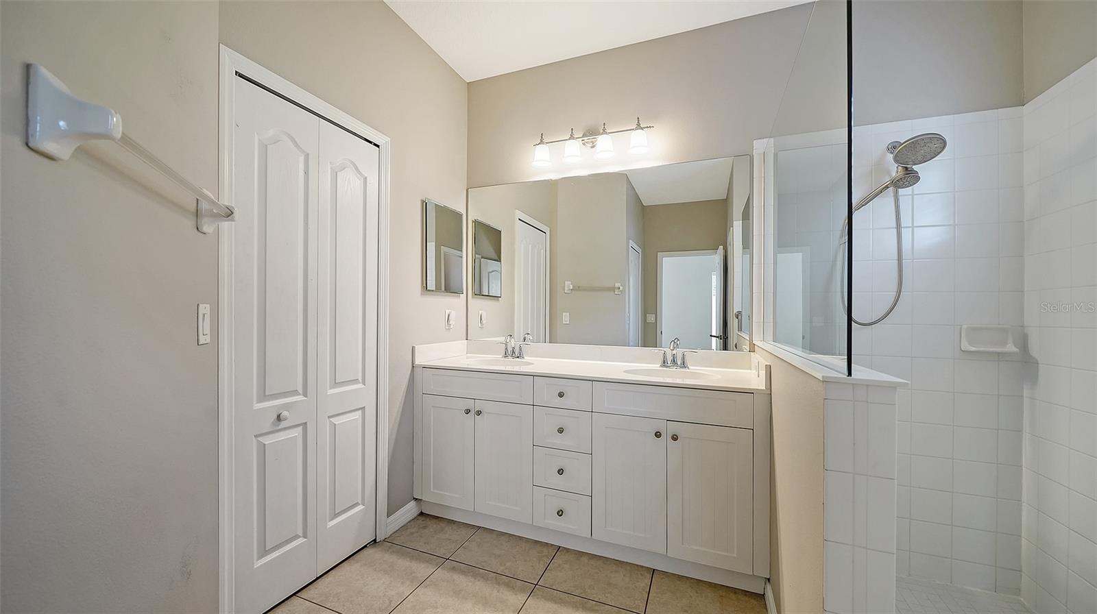 Image 19 of 41 For 4919 Newport News Circle