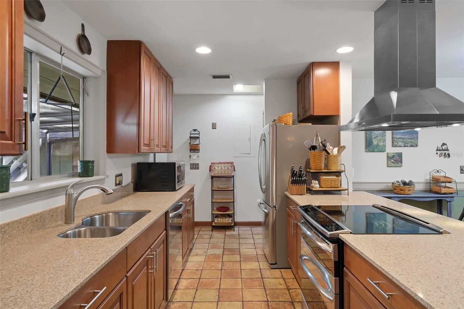 Image 34 of 77 For 8725 Quail Run Drive