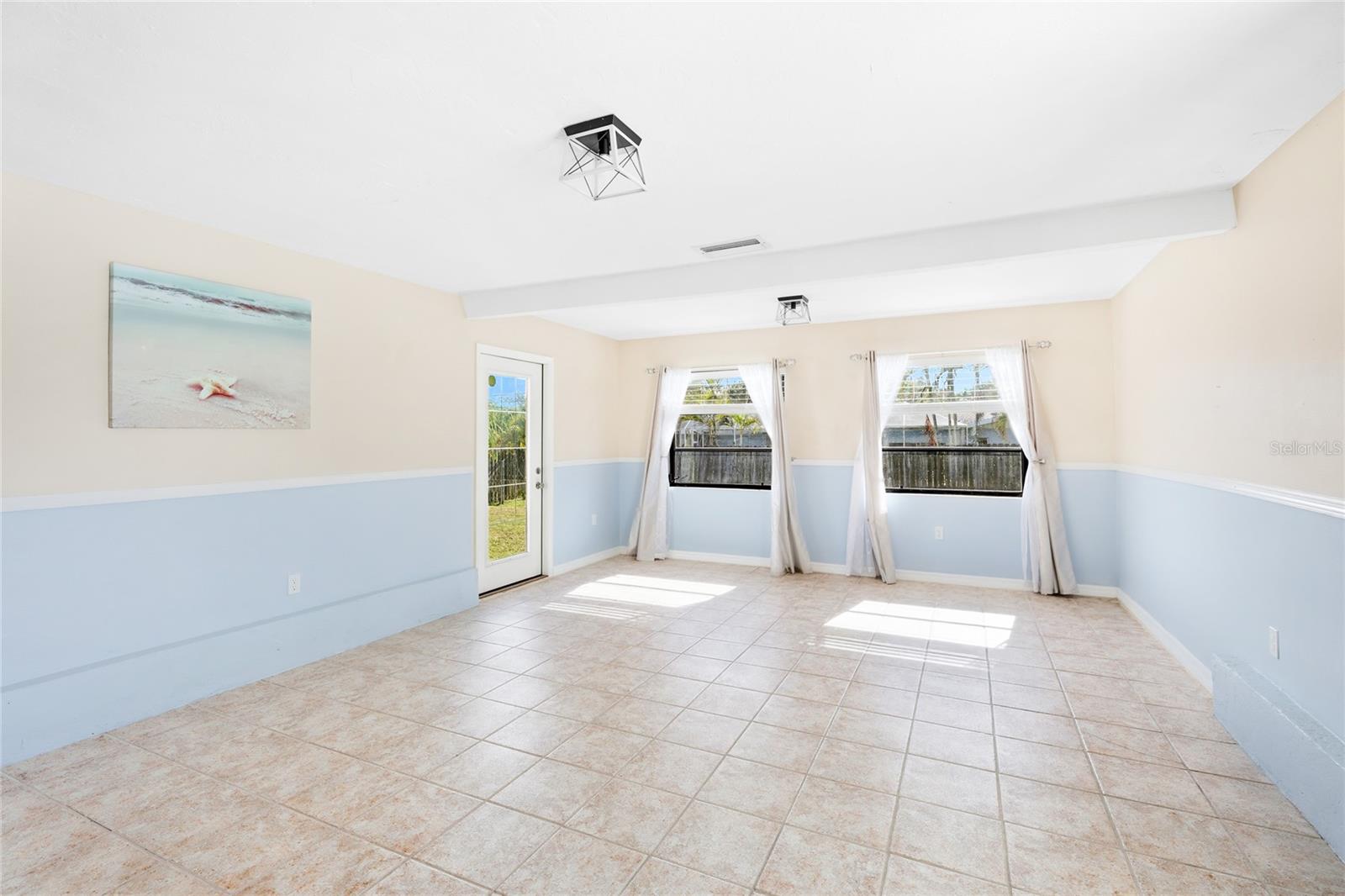 Image 11 of 27 For 3646 Mary Lane