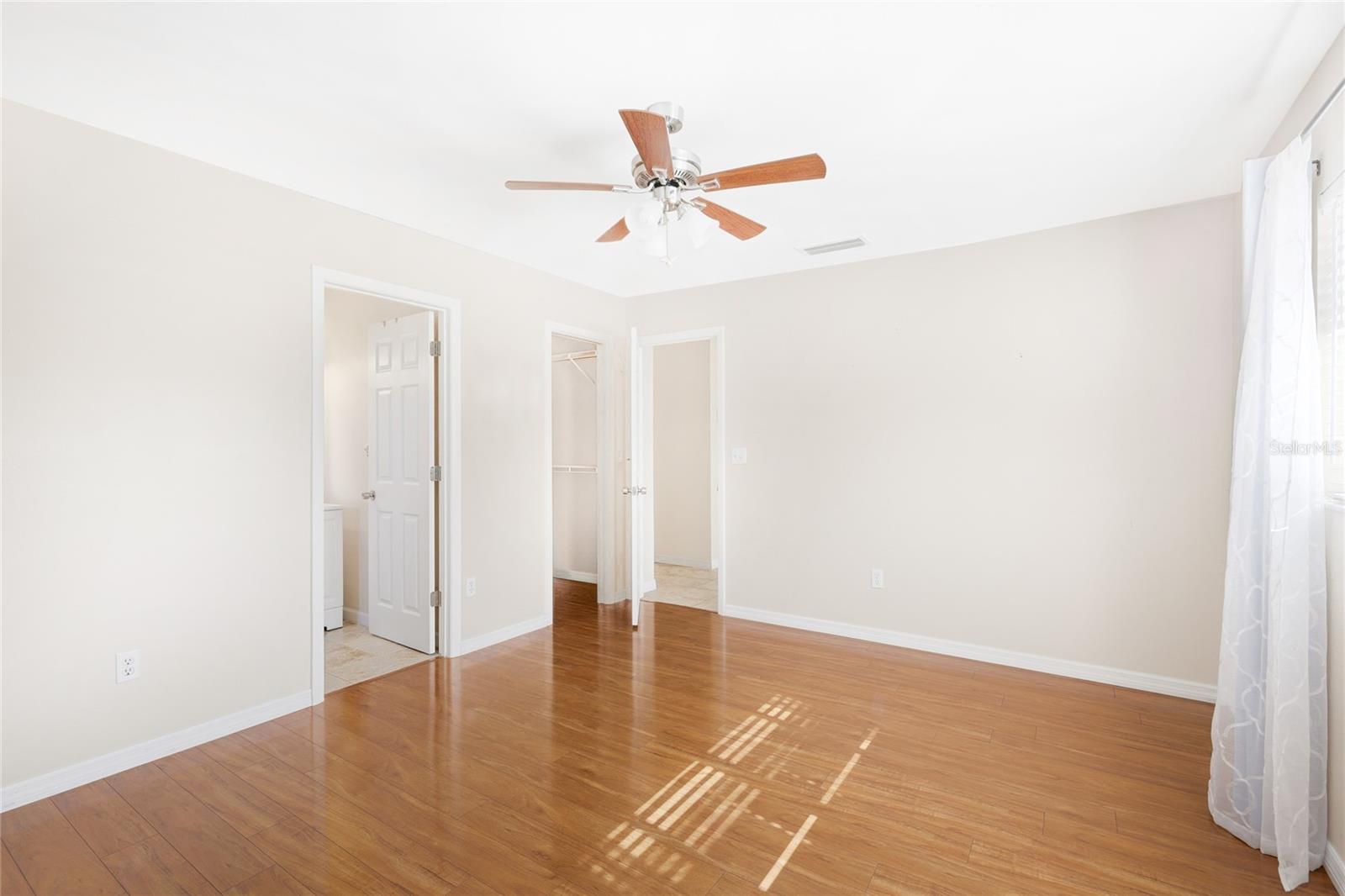 Image 16 of 27 For 3646 Mary Lane