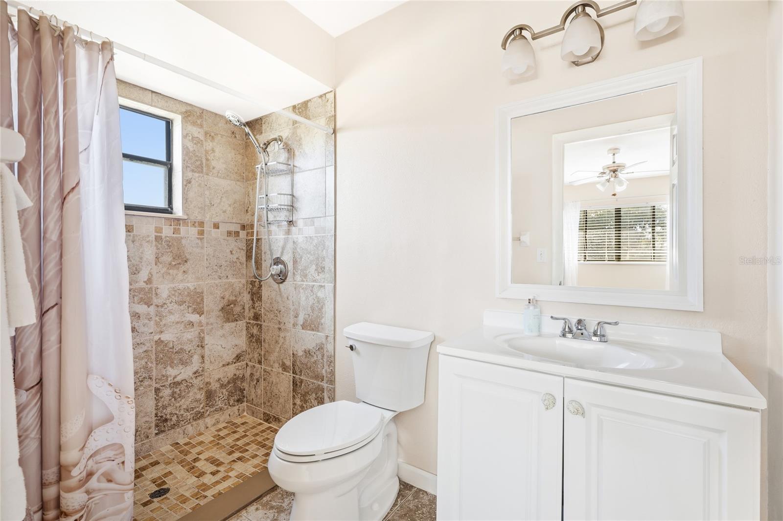 Image 17 of 27 For 3646 Mary Lane