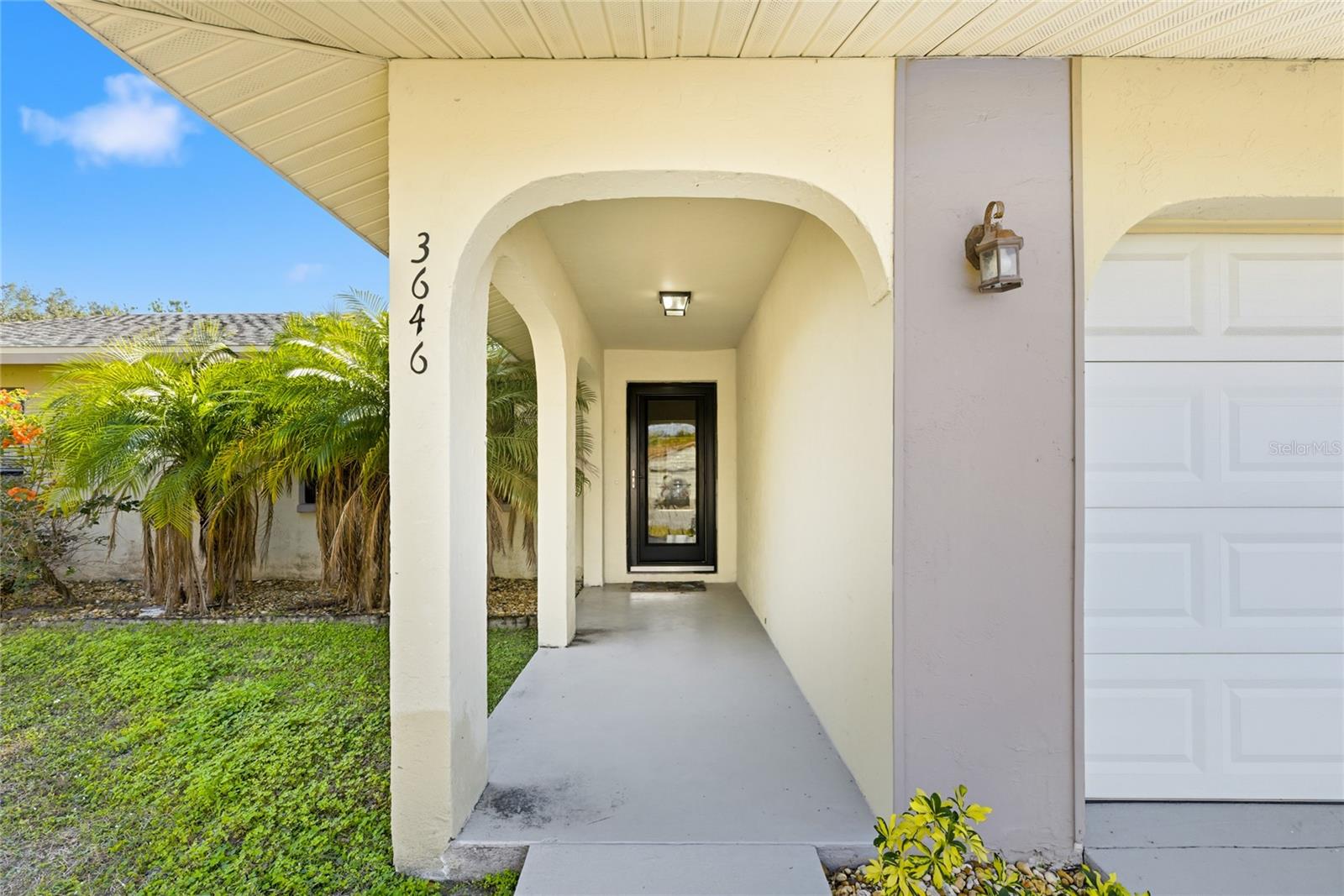 Image 4 of 27 For 3646 Mary Lane