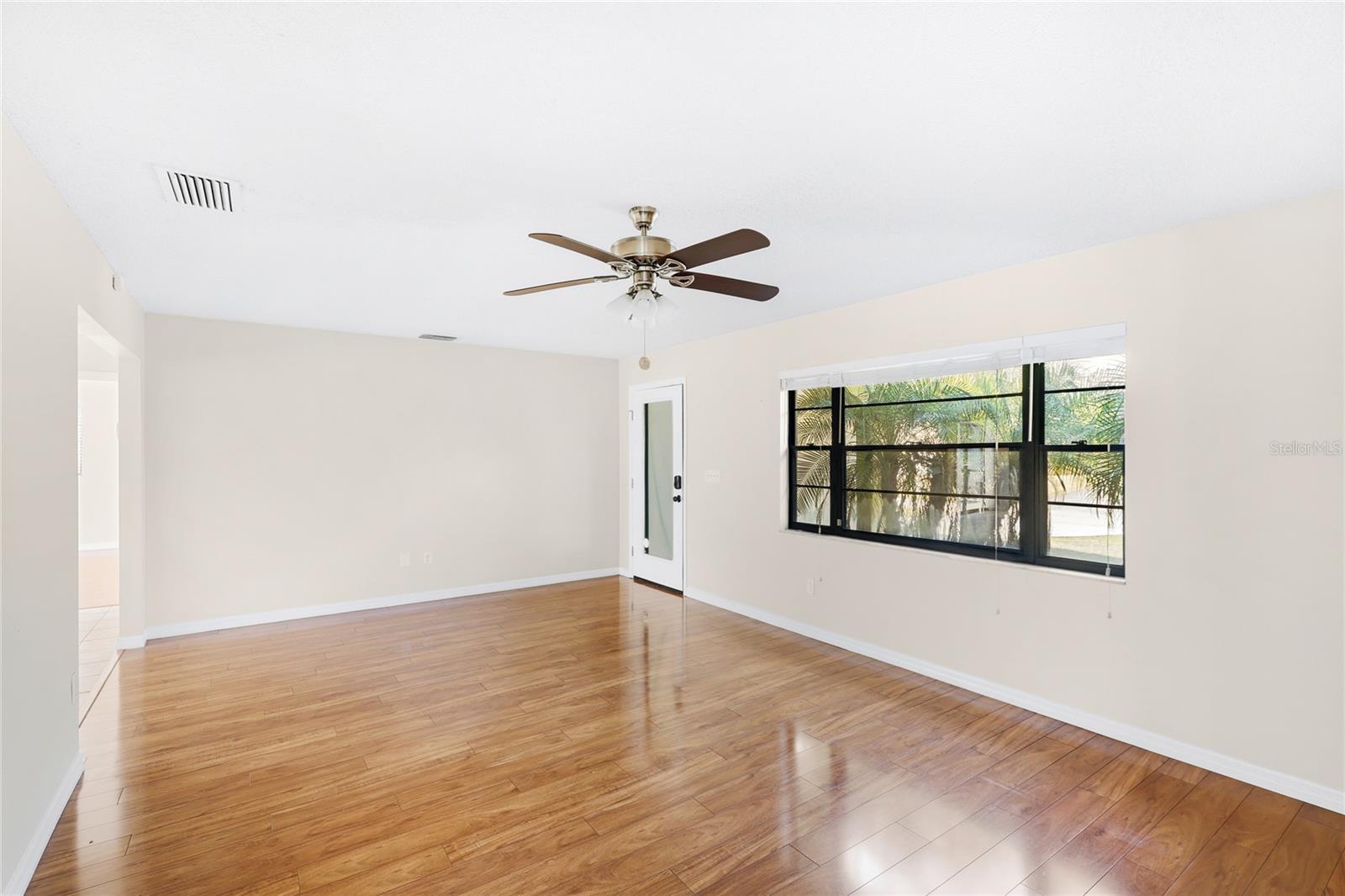 Image 6 of 27 For 3646 Mary Lane