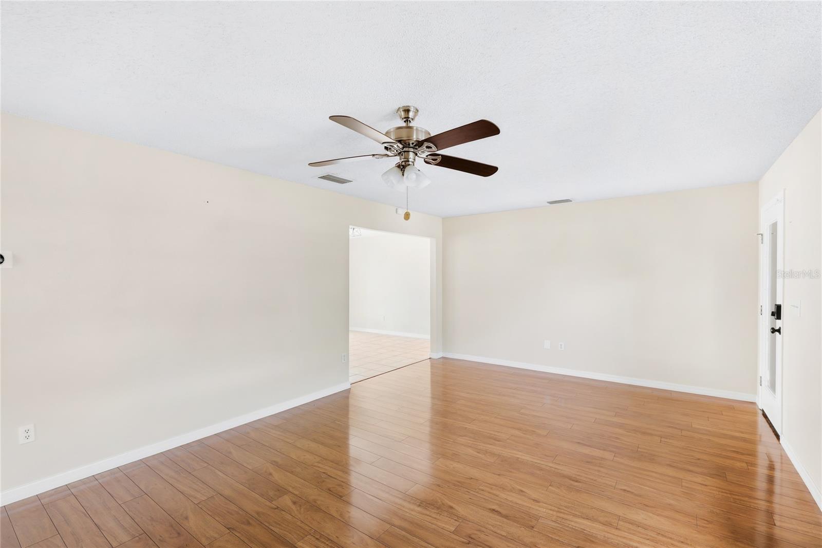 Image 7 of 27 For 3646 Mary Lane