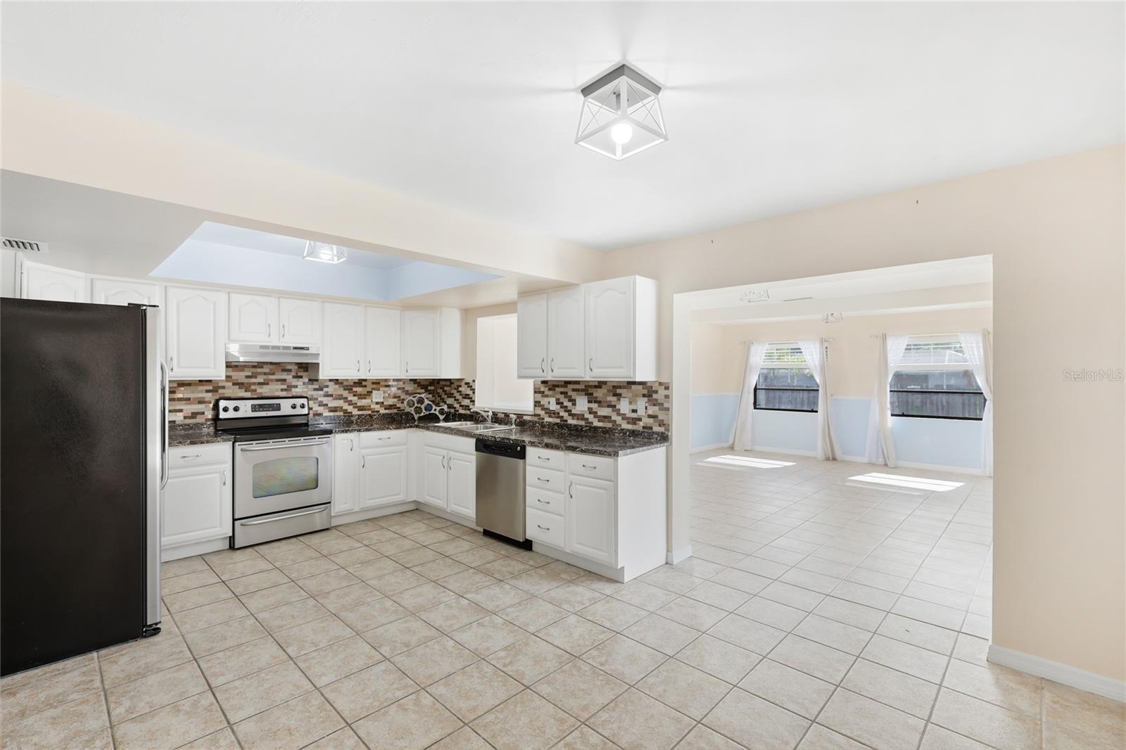 Image 8 of 27 For 3646 Mary Lane