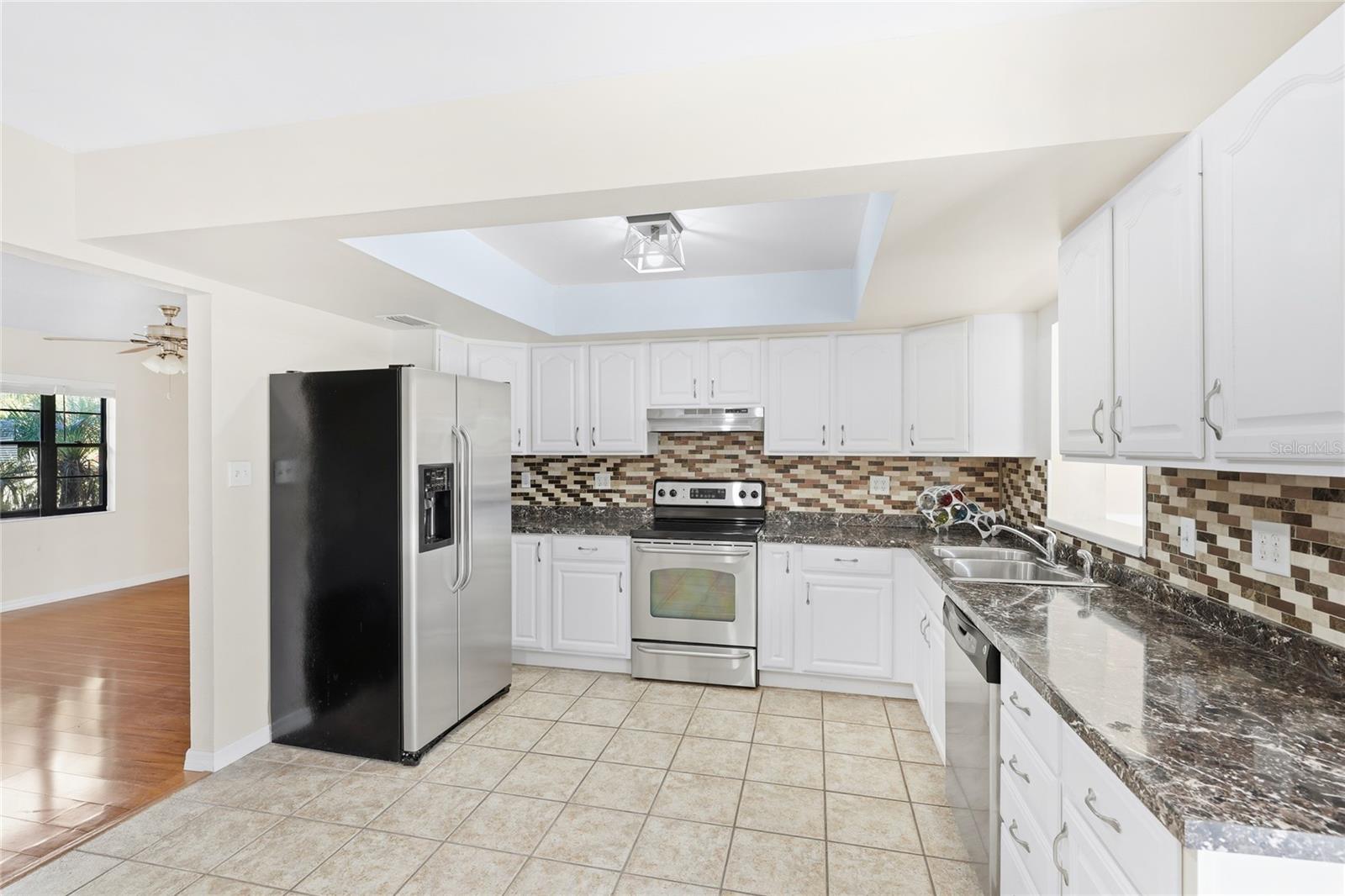 Image 9 of 27 For 3646 Mary Lane