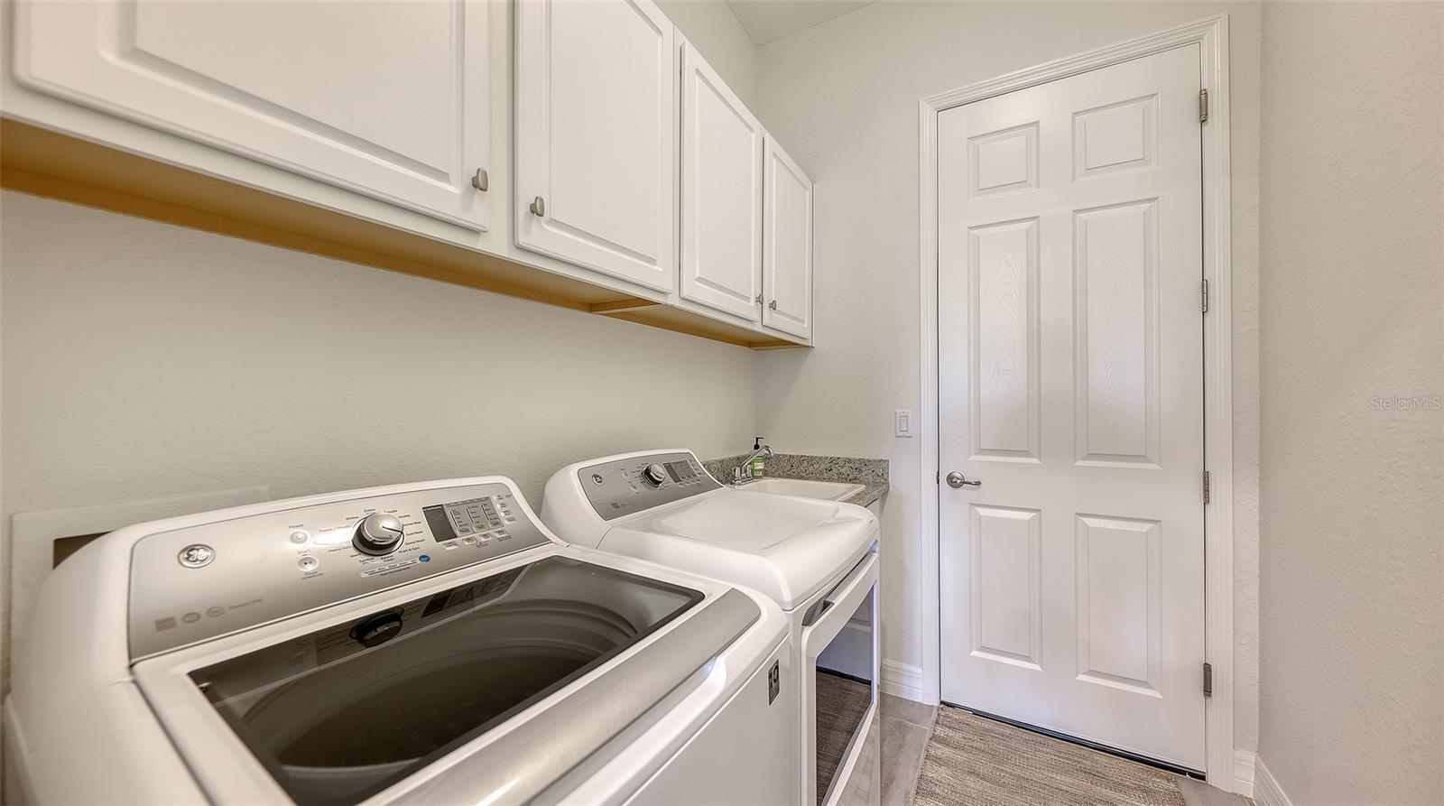 Image 32 of 54 For 12115 Perennial Place