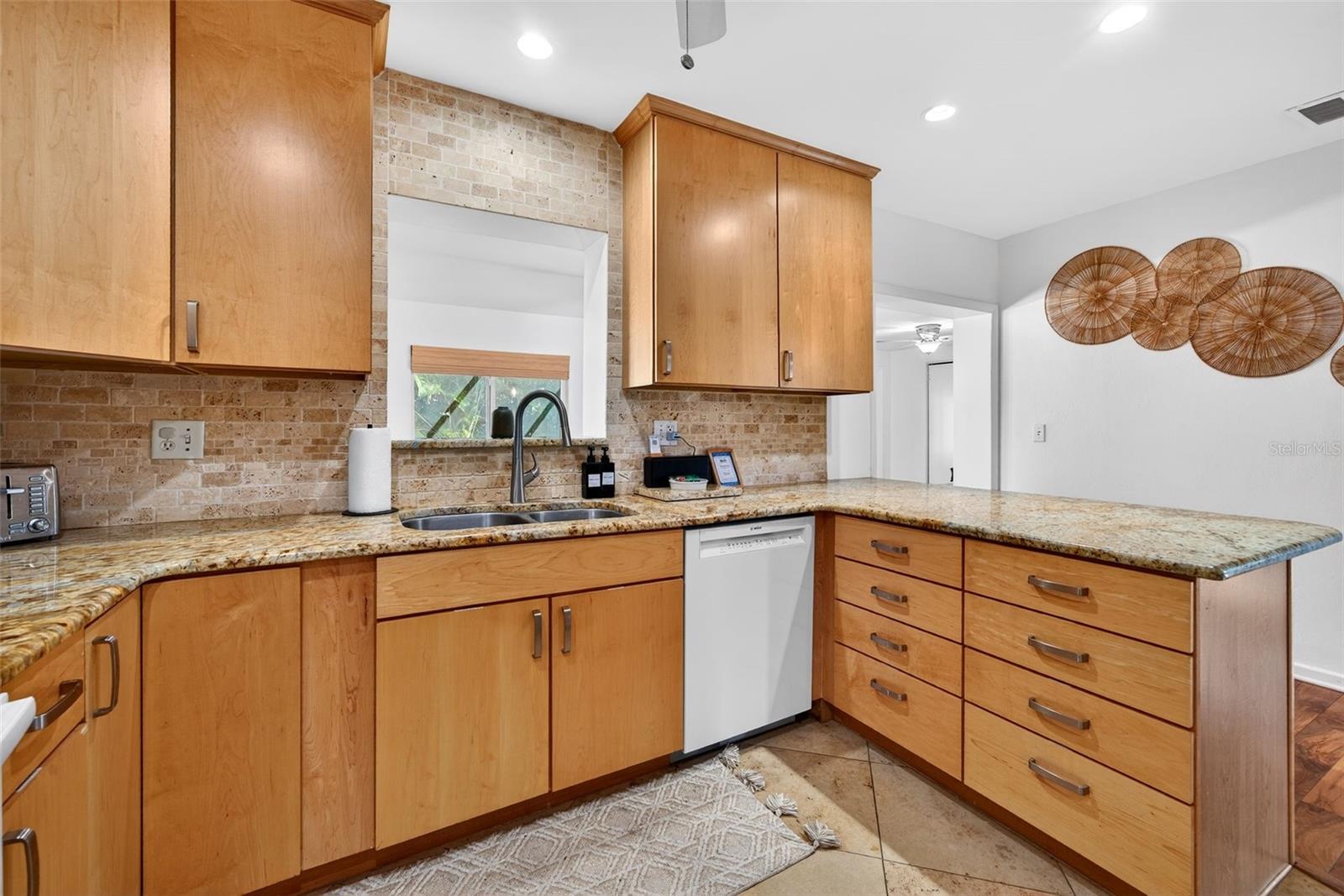 Image 16 of 64 For 6215 Rodgers Avenue