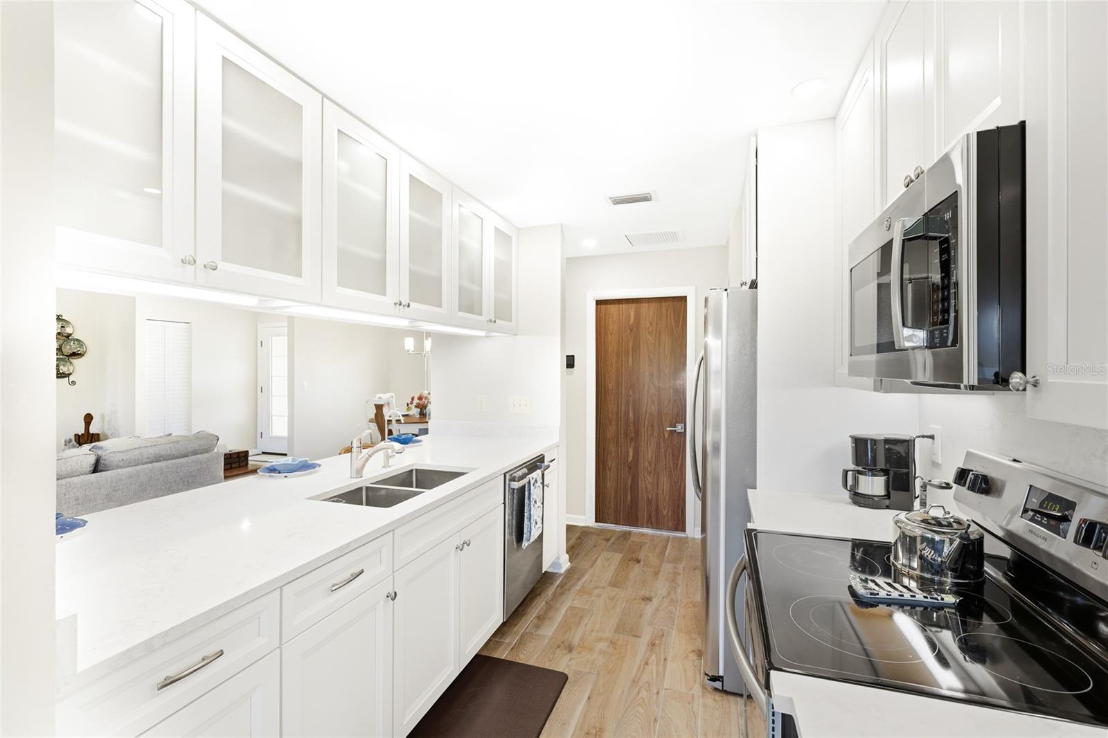 Image 10 of 48 For 5004 Coral Lake Drive