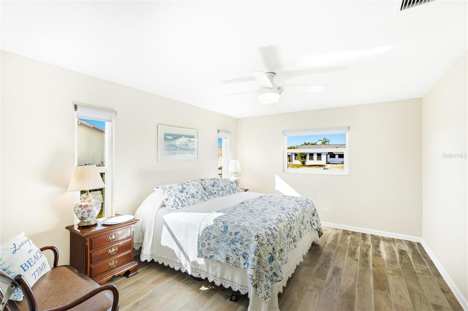 Image 14 of 48 For 5004 Coral Lake Drive