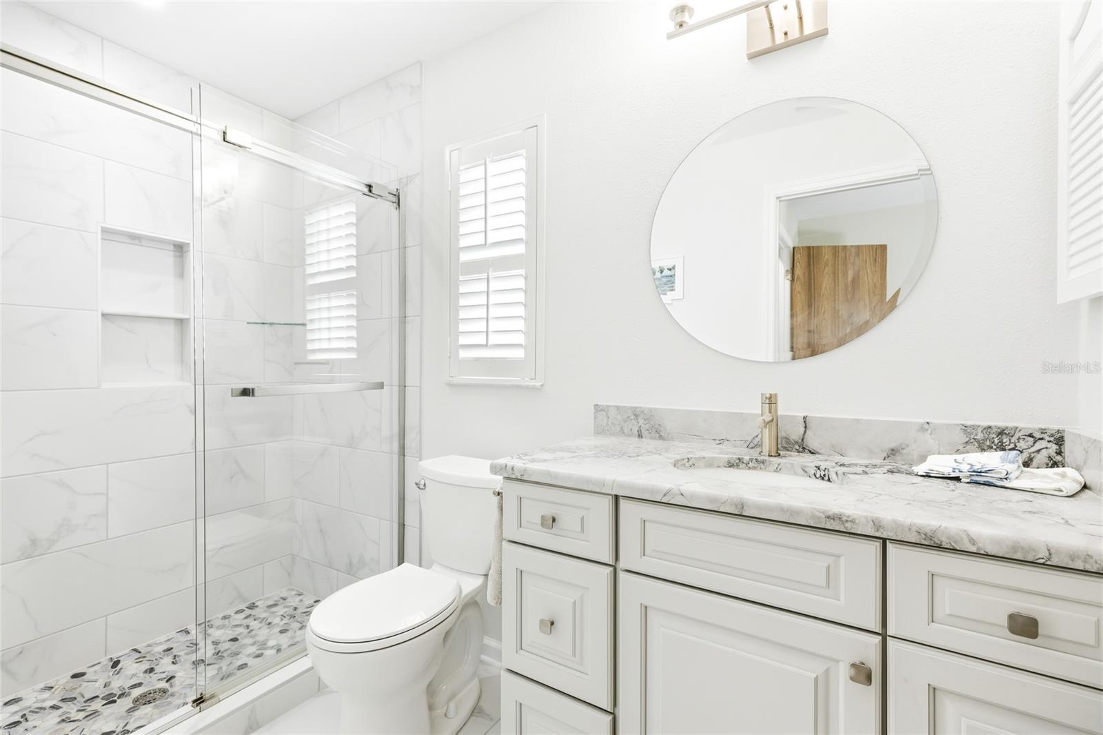 Image 17 of 48 For 5004 Coral Lake Drive