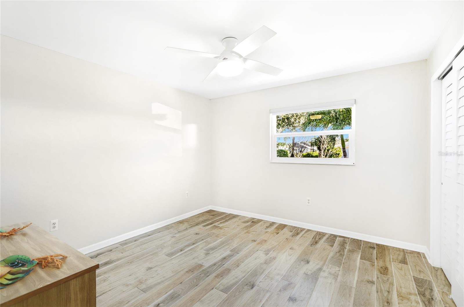 Image 22 of 48 For 5004 Coral Lake Drive