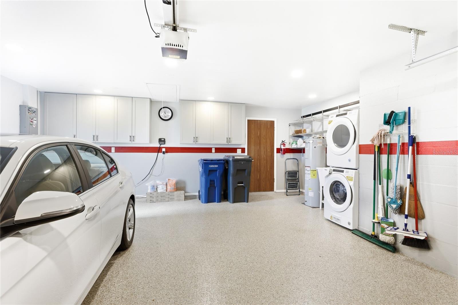 Image 26 of 48 For 5004 Coral Lake Drive