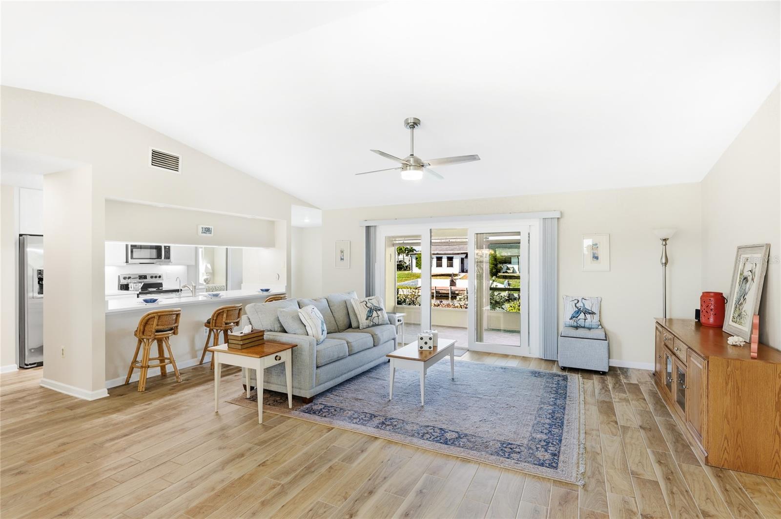 Image 6 of 48 For 5004 Coral Lake Drive