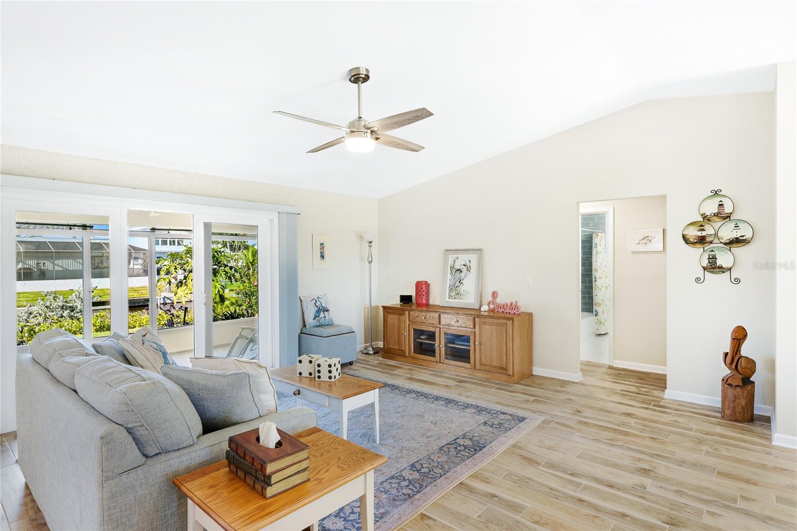 Image 7 of 48 For 5004 Coral Lake Drive