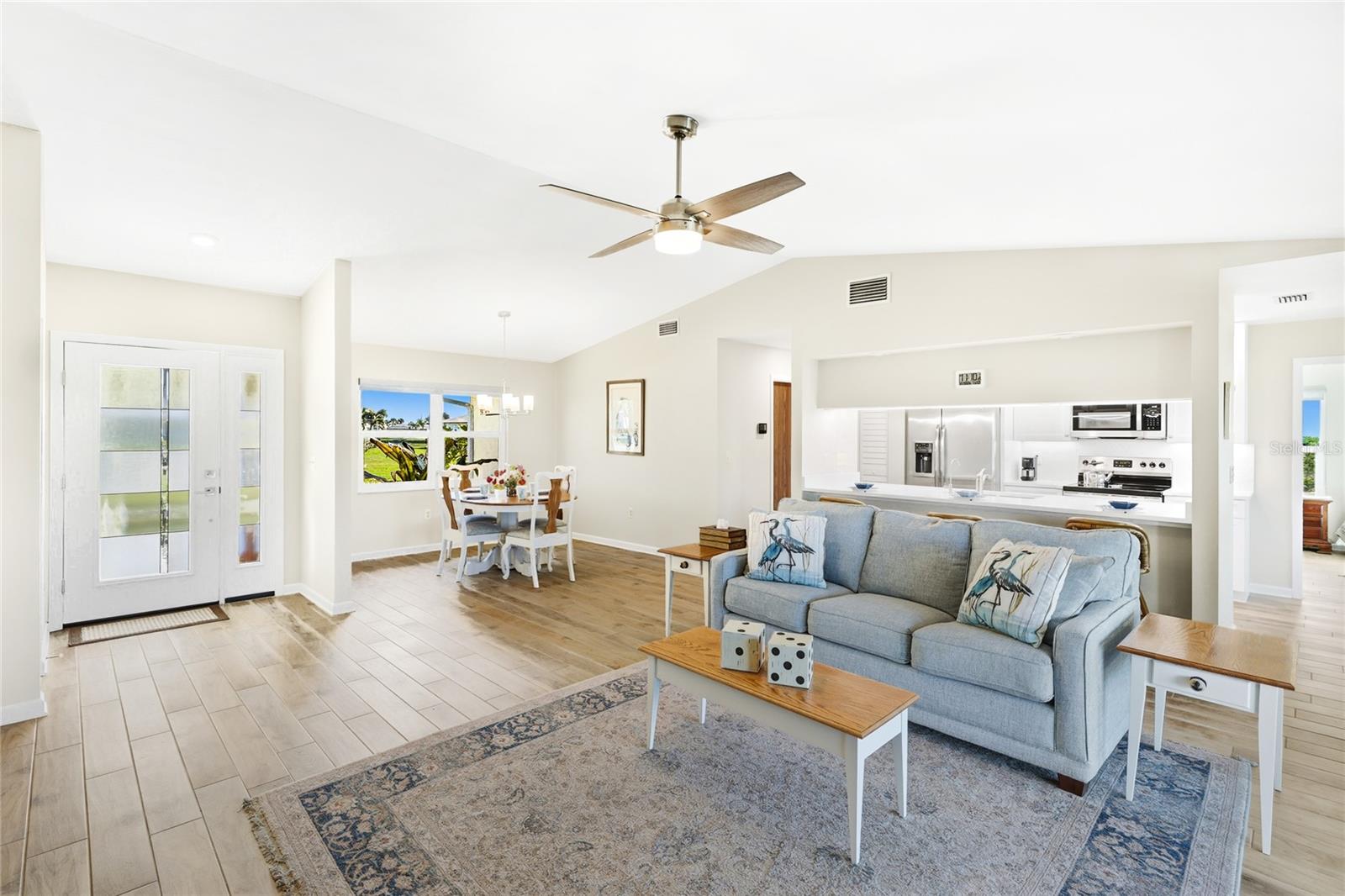 Image 9 of 48 For 5004 Coral Lake Drive