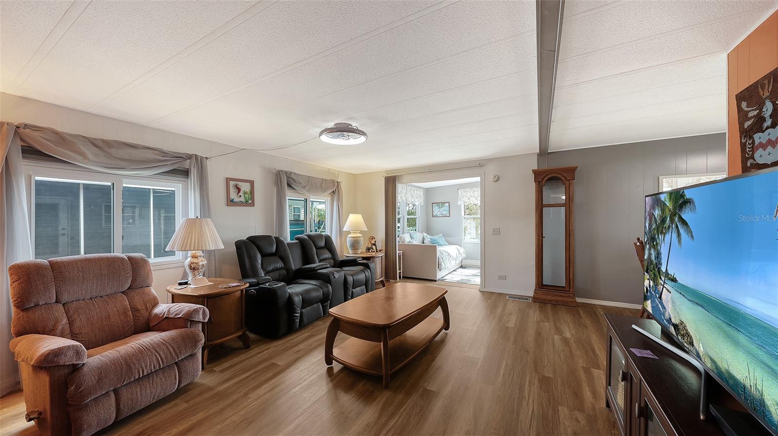 Image 23 of 38 For 502 Bolivia Boulevard