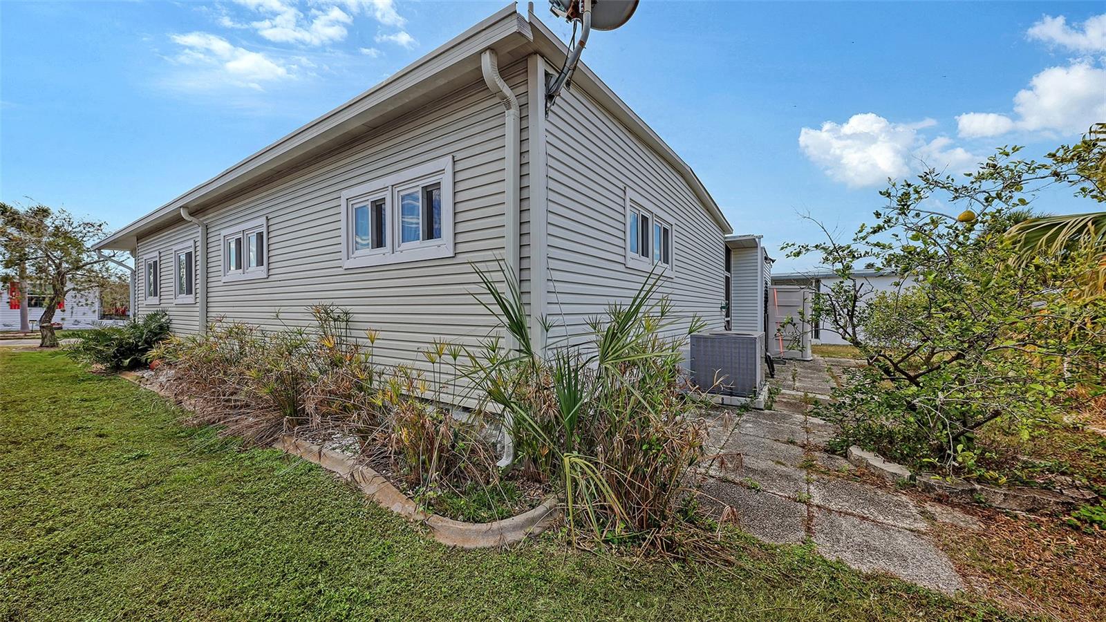 Image 27 of 38 For 502 Bolivia Boulevard