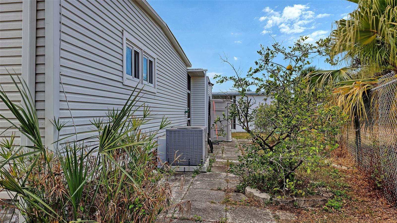 Image 28 of 38 For 502 Bolivia Boulevard