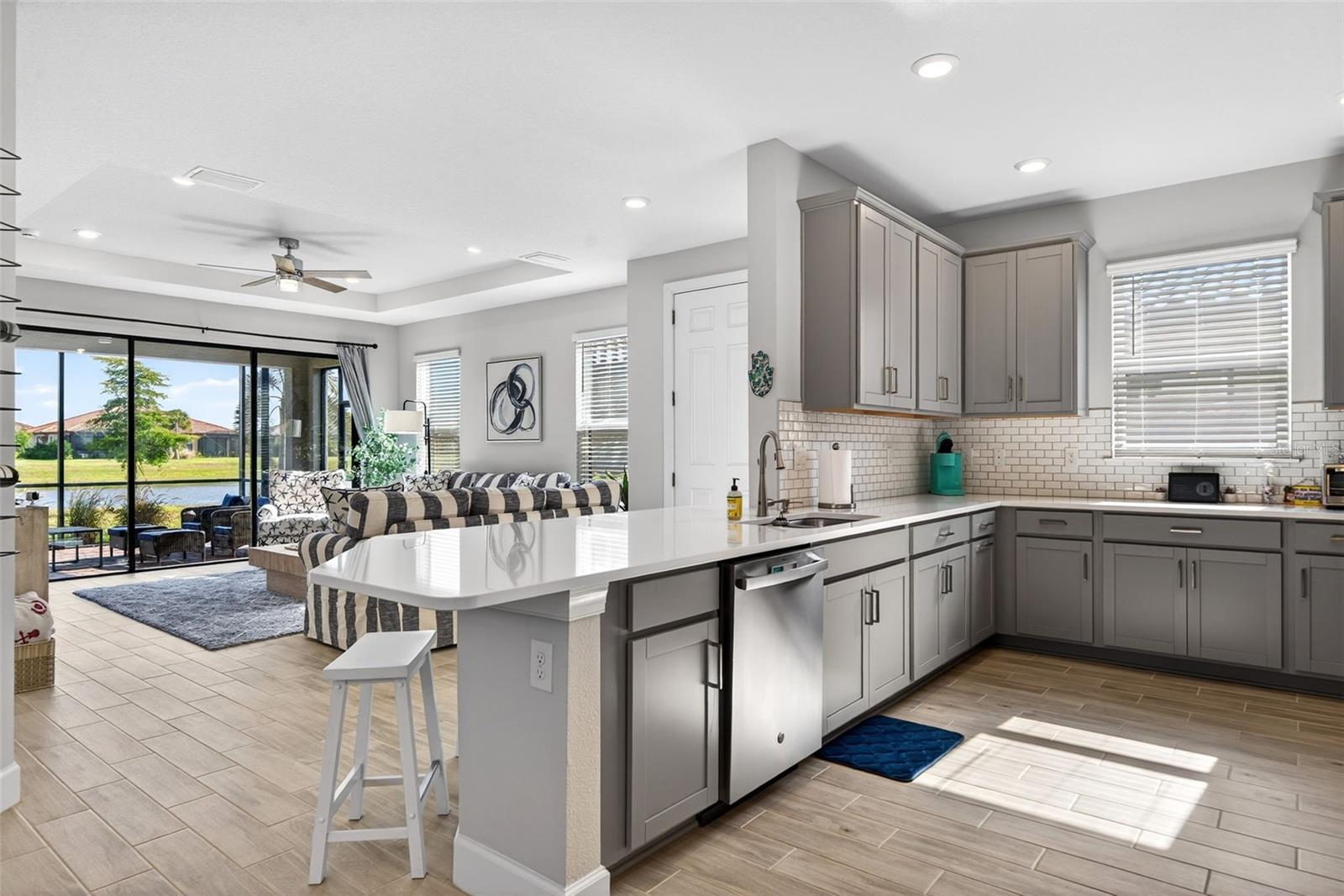 Image 11 of 92 For 3021 Veneto Court