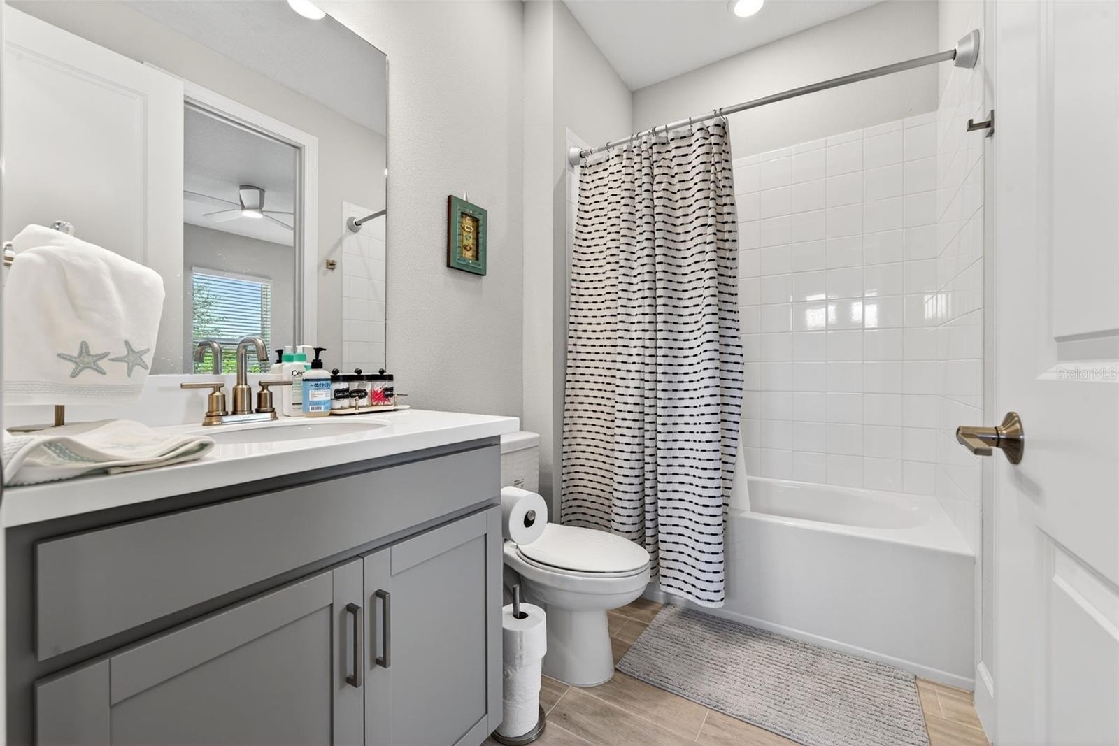 Image 35 of 92 For 3021 Veneto Court