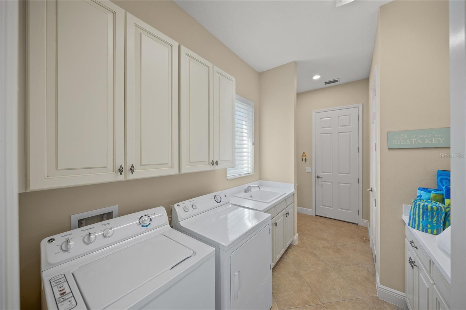 Image 27 of 51 For 7108 Callander Cove