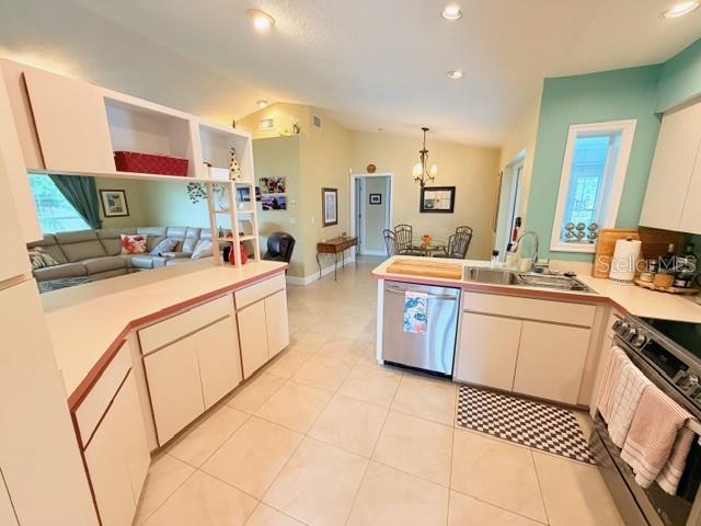 Image 12 of 82 For 5102 19th Avenue W