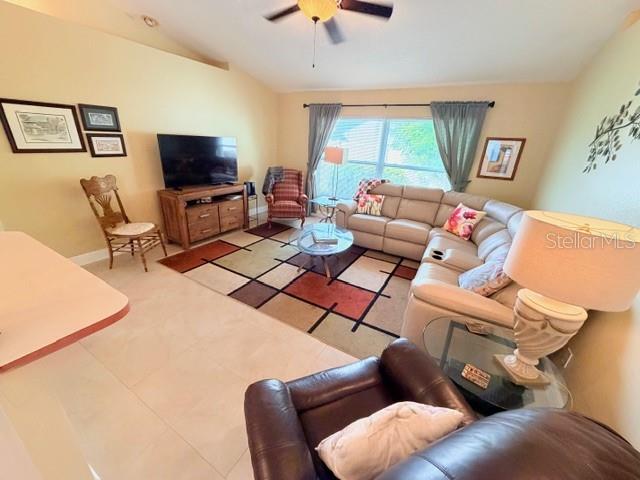 Image 22 of 82 For 5102 19th Avenue W