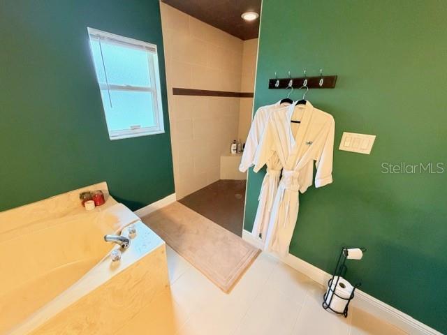 Image 33 of 82 For 5102 19th Avenue W