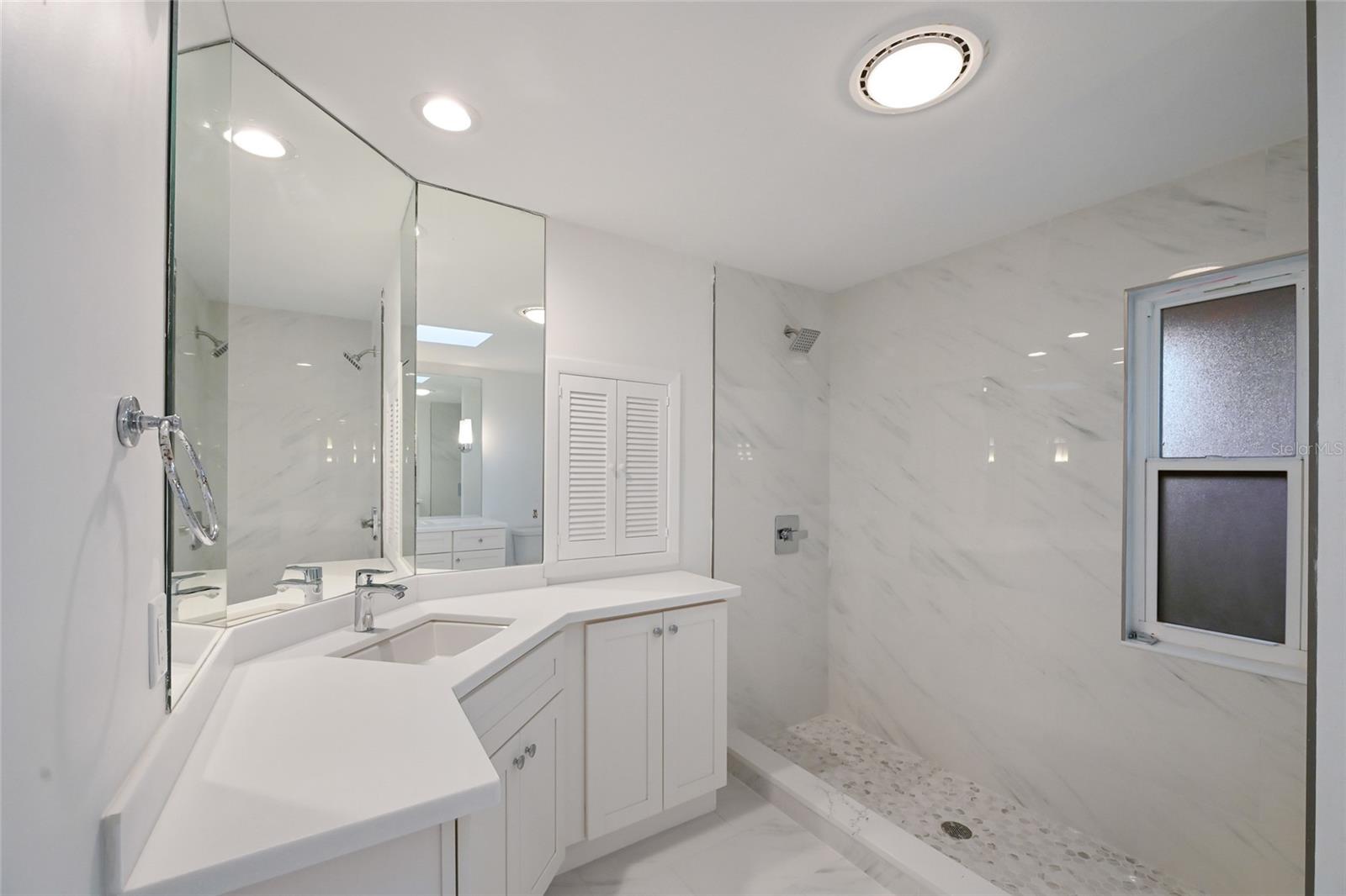 Image 31 of 45 For 843 Norsota Way