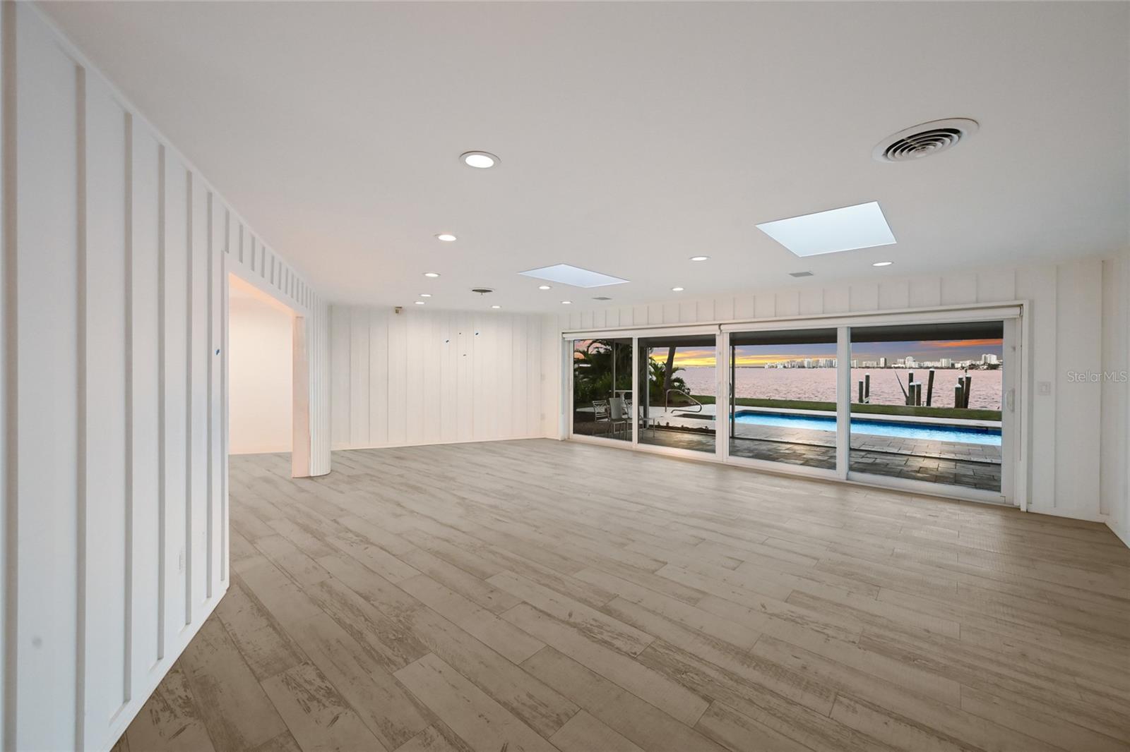 Image 34 of 45 For 843 Norsota Way